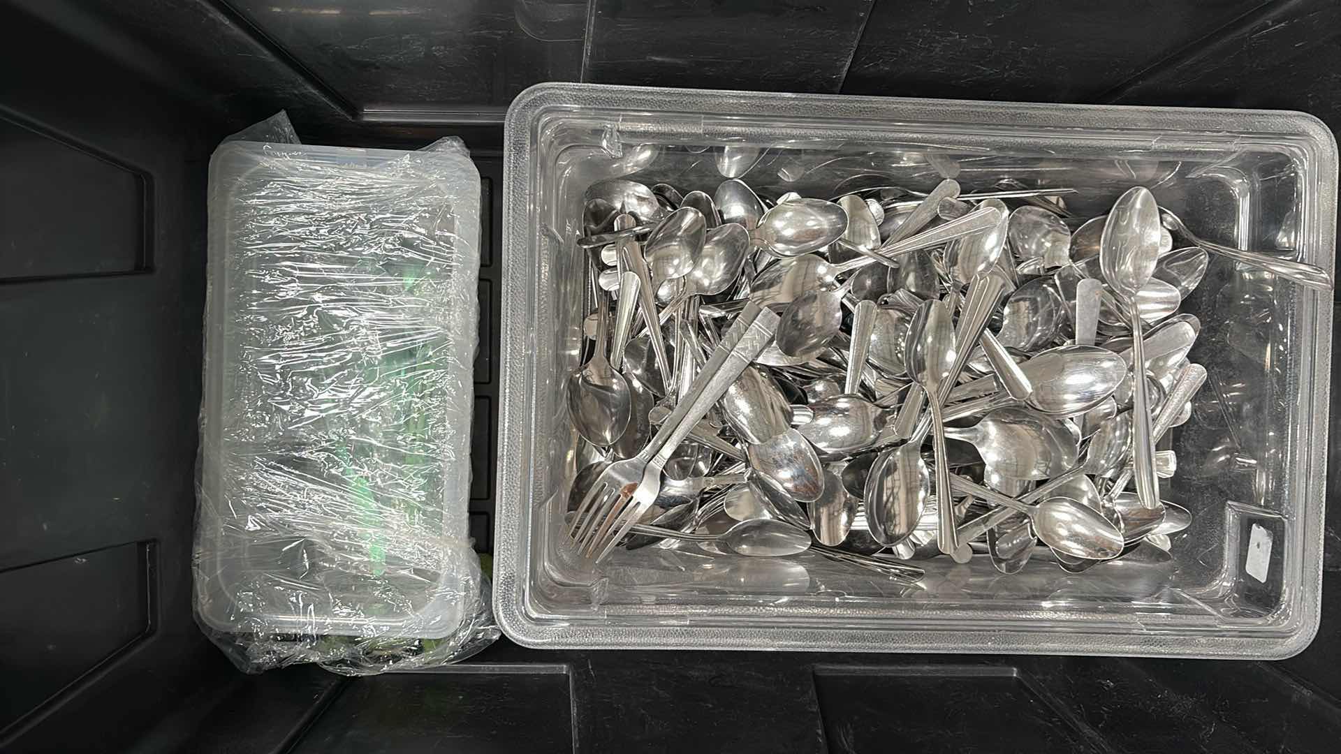 Photo 1 of CONTAINER OF FLATWARE