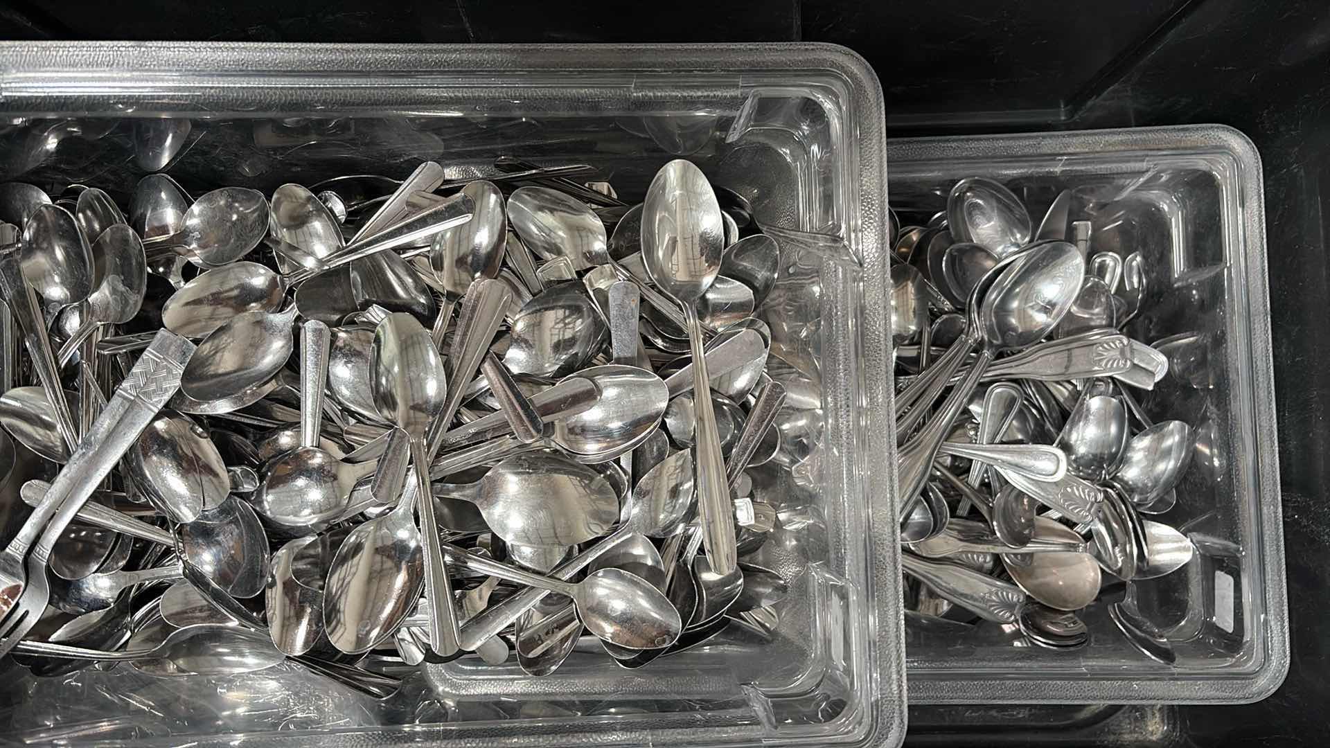 Photo 1 of CONTAINER OF FLATWARE