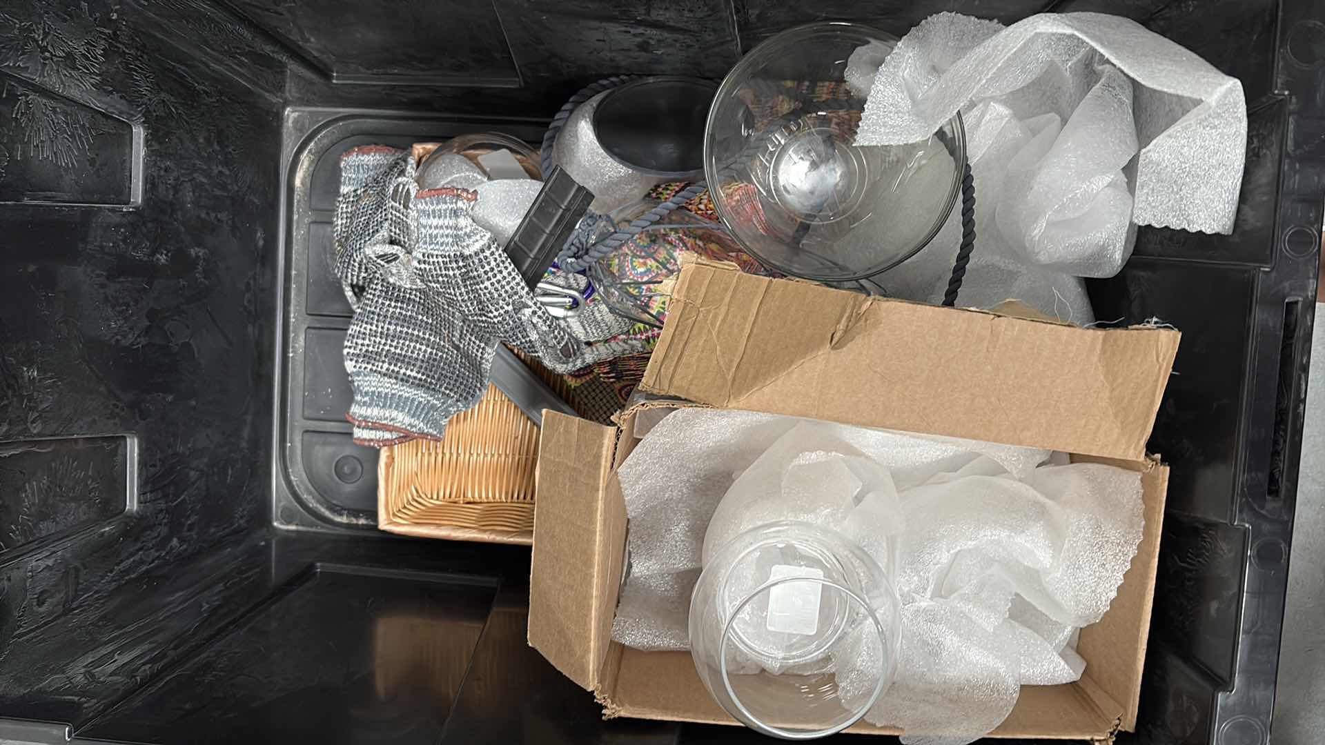 Photo 1 of CONTAINER OF TABLE DECOR