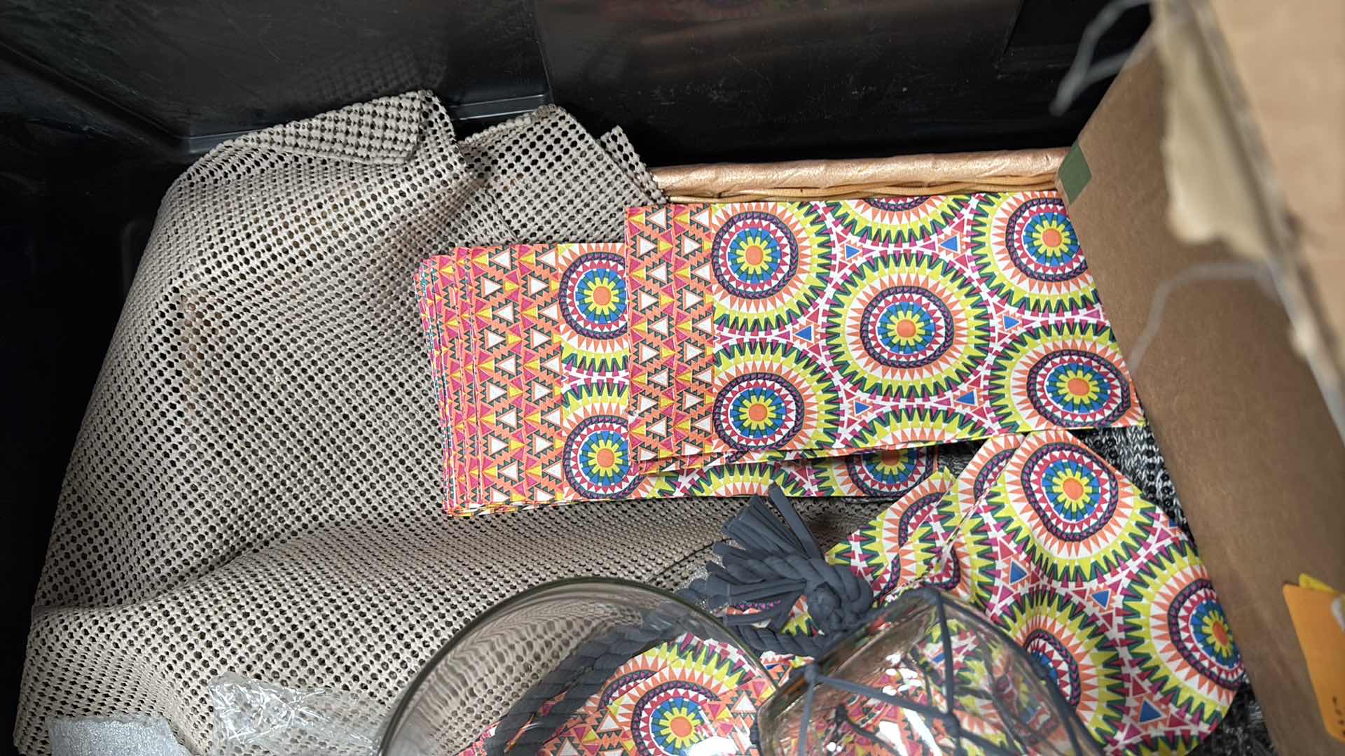 Photo 1 of CONTAINER OF TABLE DECOR