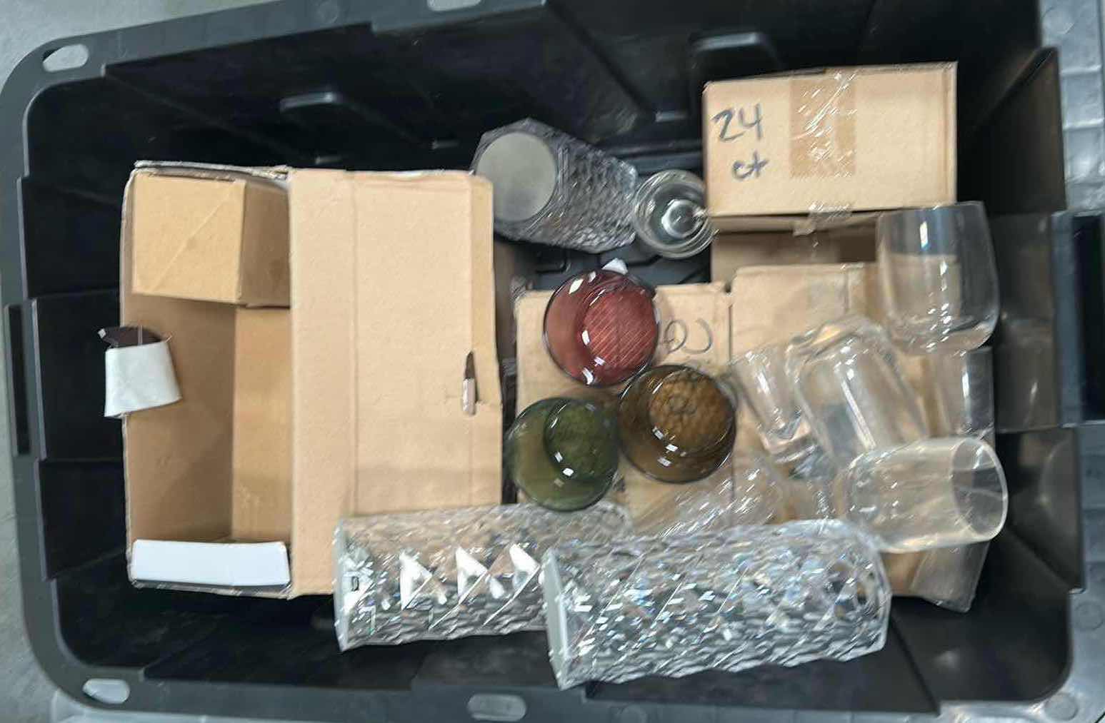 Photo 1 of CONTENTS OF CONTAINER ACRYLIC GLASSWARE