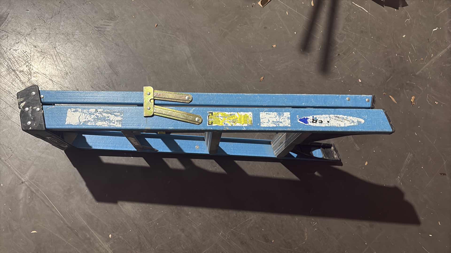 Photo 1 of WERNER 4 FT. LADDER 