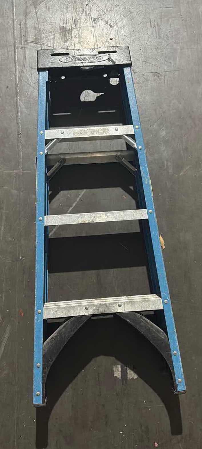 Photo 1 of WERNER 4 FT. LADDER 
