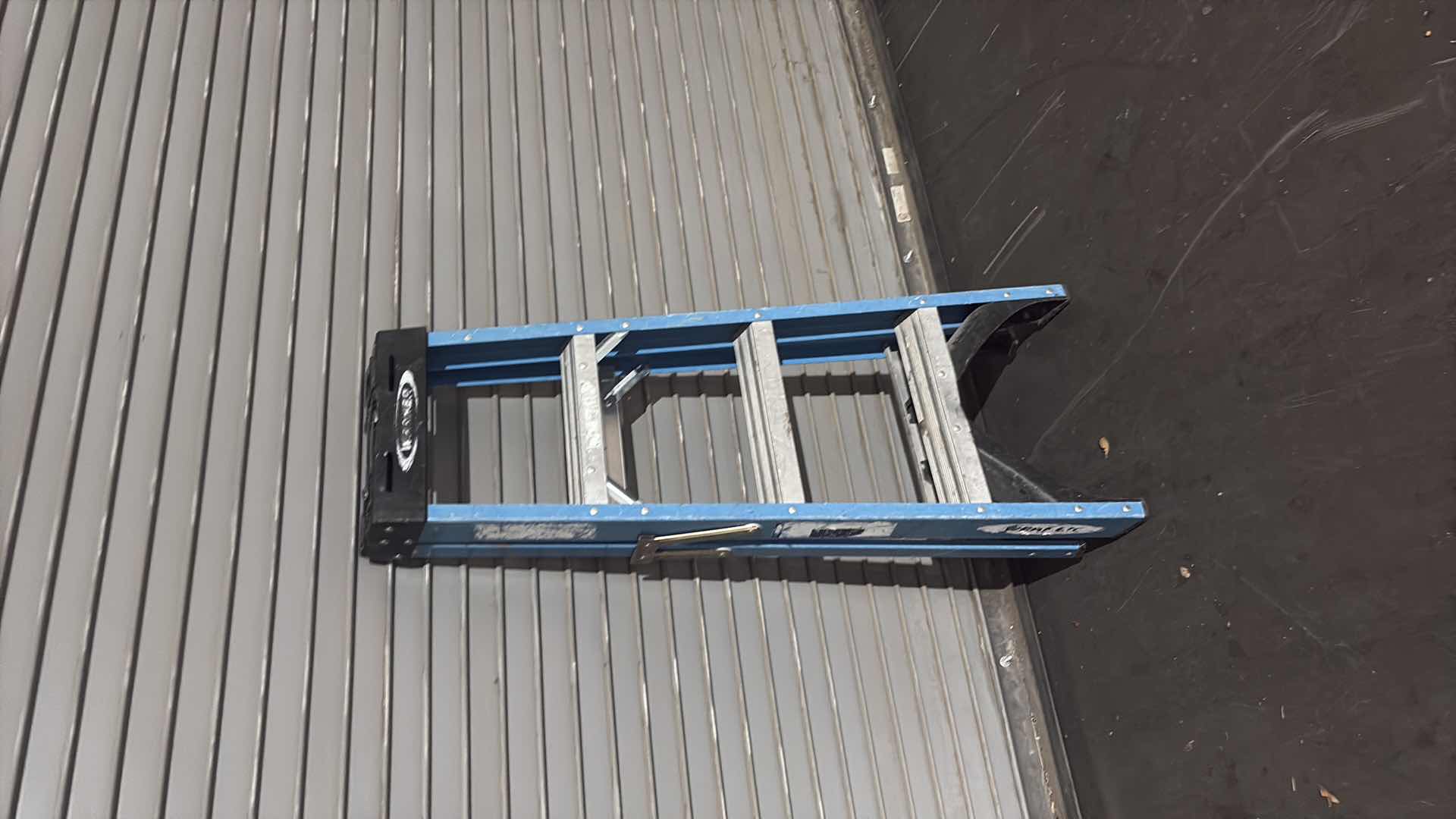 Photo 1 of WERNER 4 FT. LADDER 