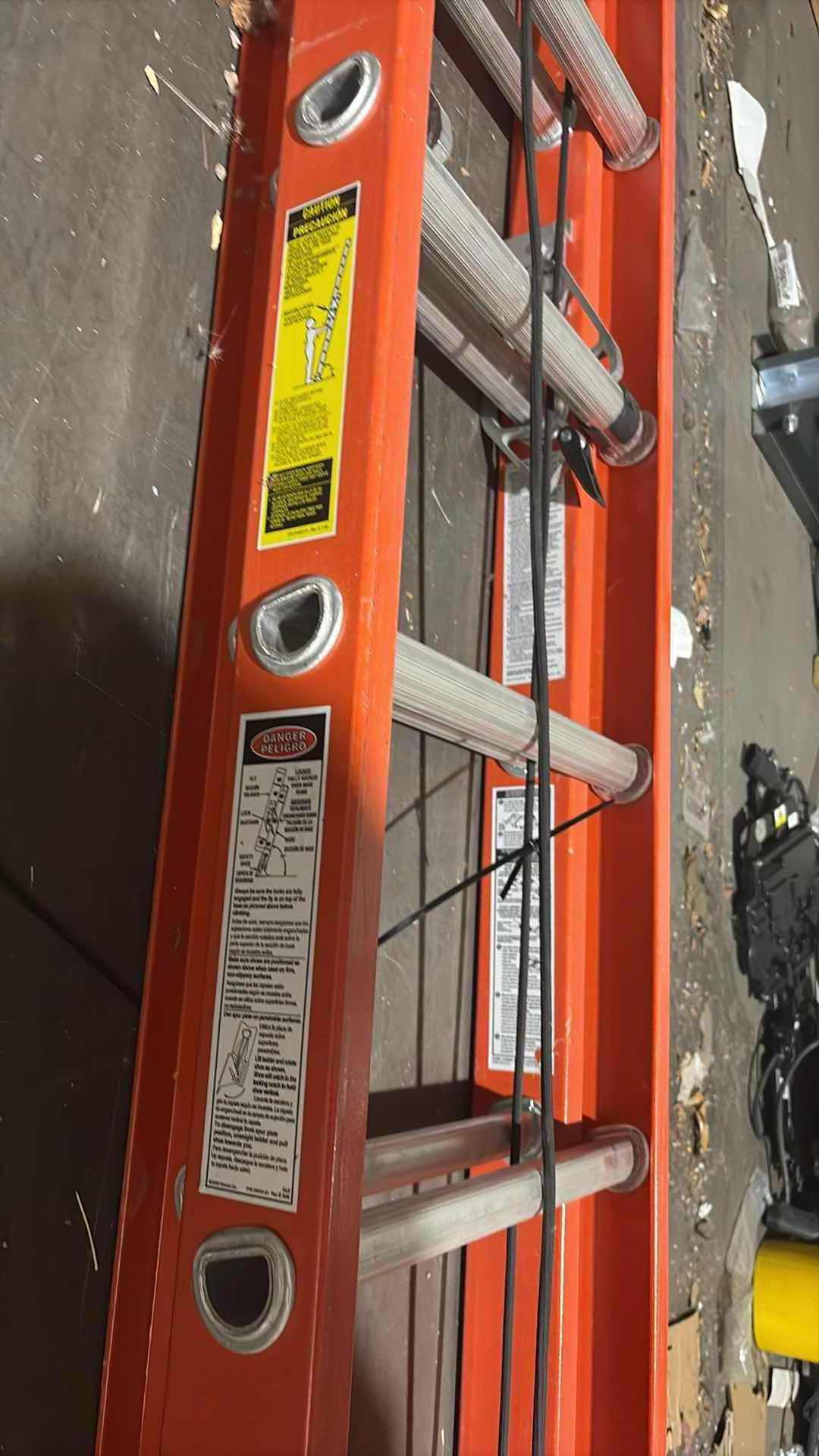 Photo 1 of 40' WERNER FIBERGLASS COMMERCIAL EXTENSION LADDER