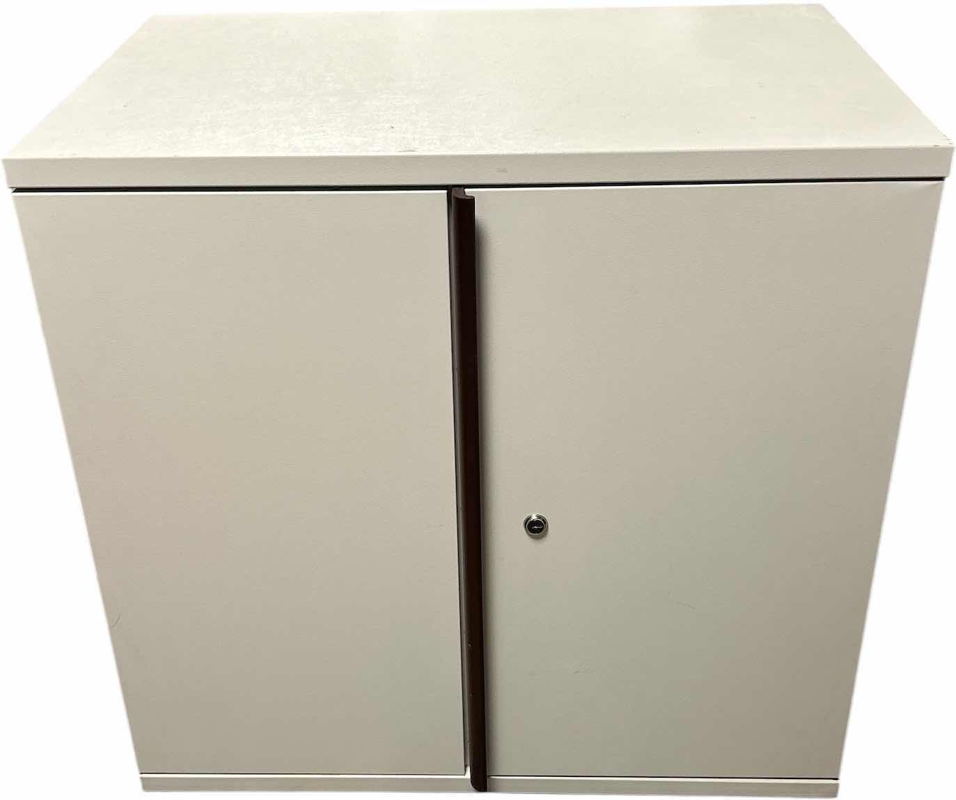 Photo 1 of METAL CABINET