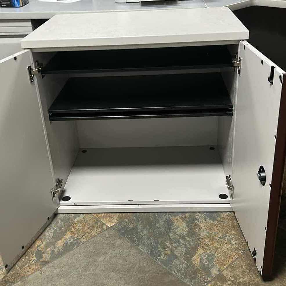 Photo 1 of METAL CABINET