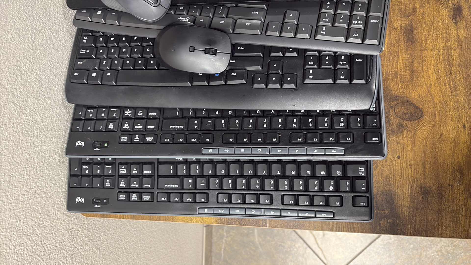 Photo 1 of USB KEYBOARDS AND MOUSES MISSING USB PLUG
