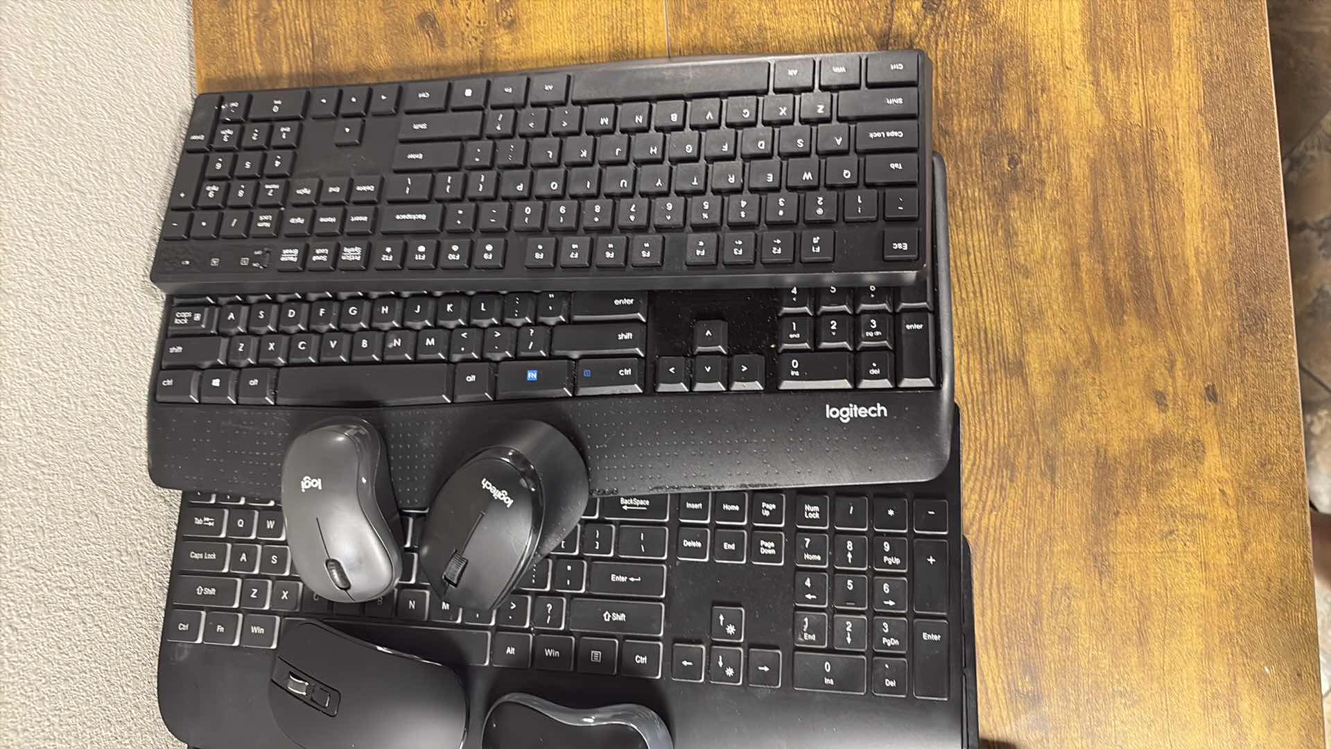 Photo 1 of USB KEYBOARDS AND MOUSES MISSING USB PLUG