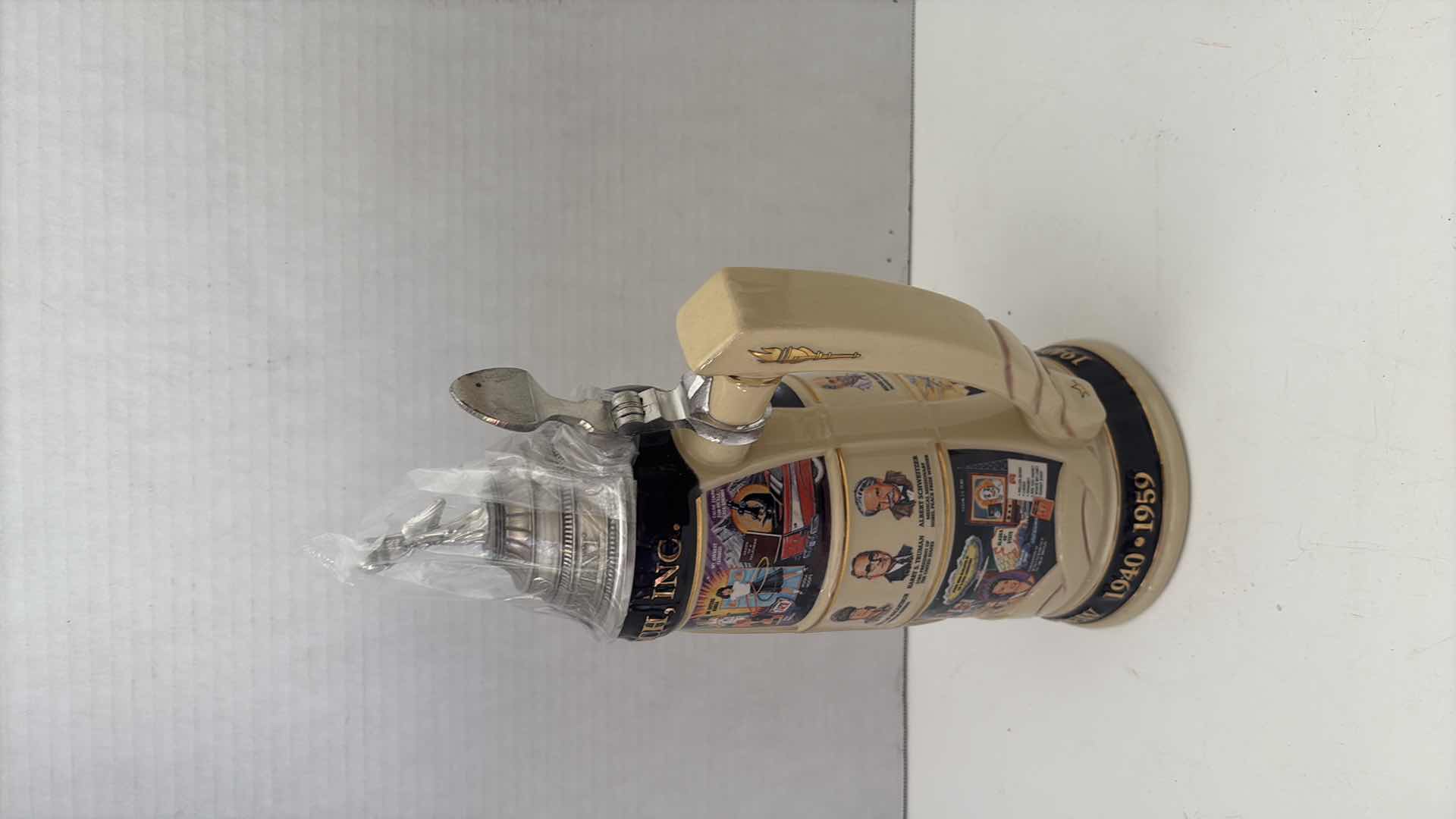 Photo 1 of ANHEUSER BUSCH COLLECTORS CLUB STEIN 1940-1959 STEIN