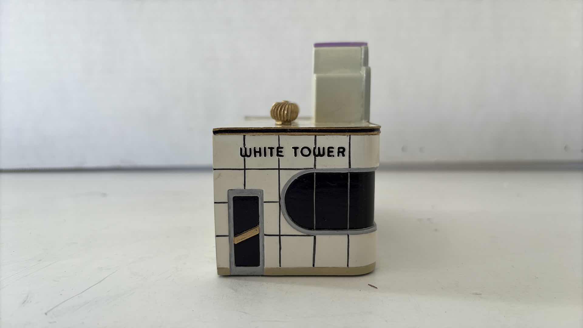 Photo 1 of GREAT AMERICAN DINERS FIGURE “THE WHITE TOWER” 5”H