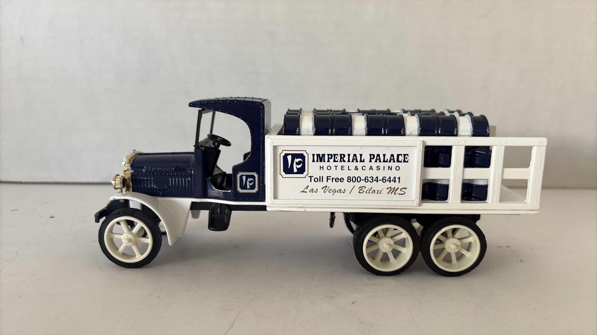 Photo 1 of ERTL “1925 KENWORTH STAKE TRUCK” DIE CAST METAL LOCKING BANK