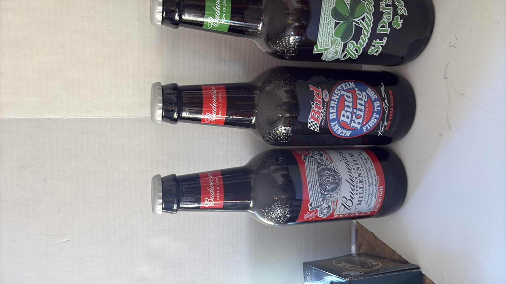 Photo 1 of Budweiser 2 ER BOTTLES 6 PACK