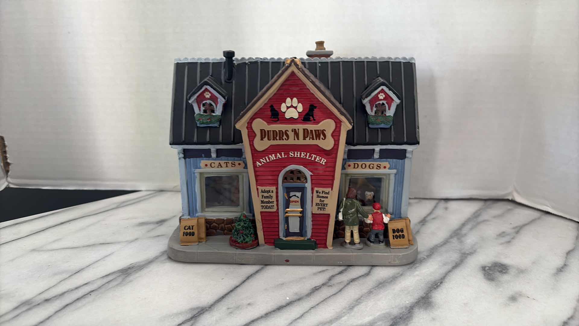 Photo 1 of LEMAX PURRS AND PAWS STORE NITELIGHT FIGURE 12”H