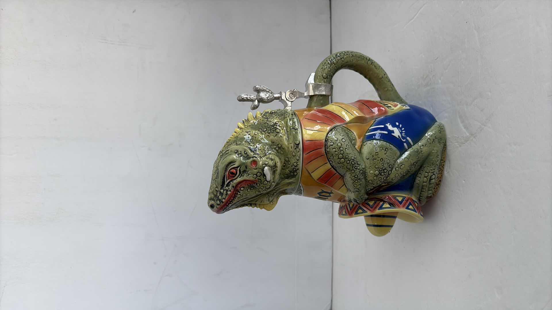 Photo 1 of CORONA IGUANA STEIN NO BOX