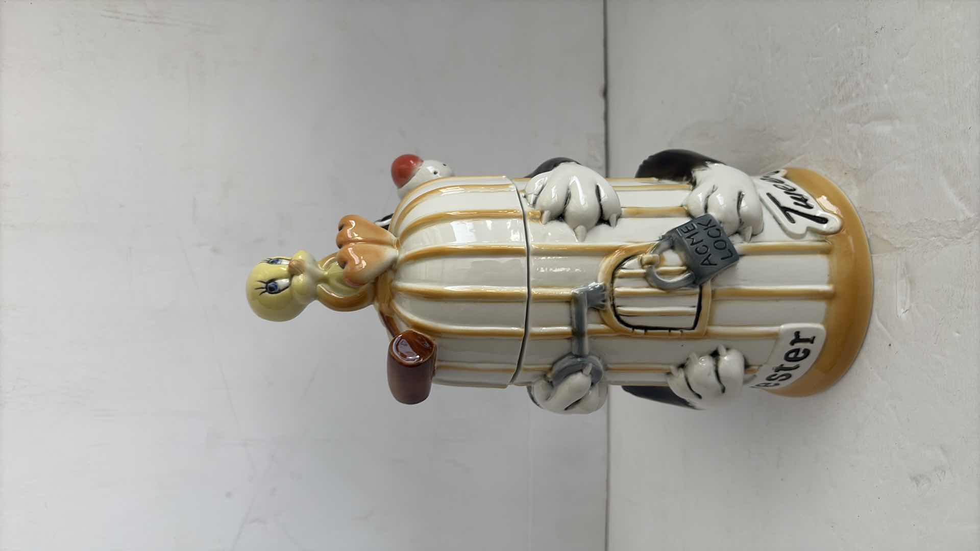 Photo 1 of LOONEY TUNES “TWEETY AND SYLVESTER COLLECTIBLE” STEIN
