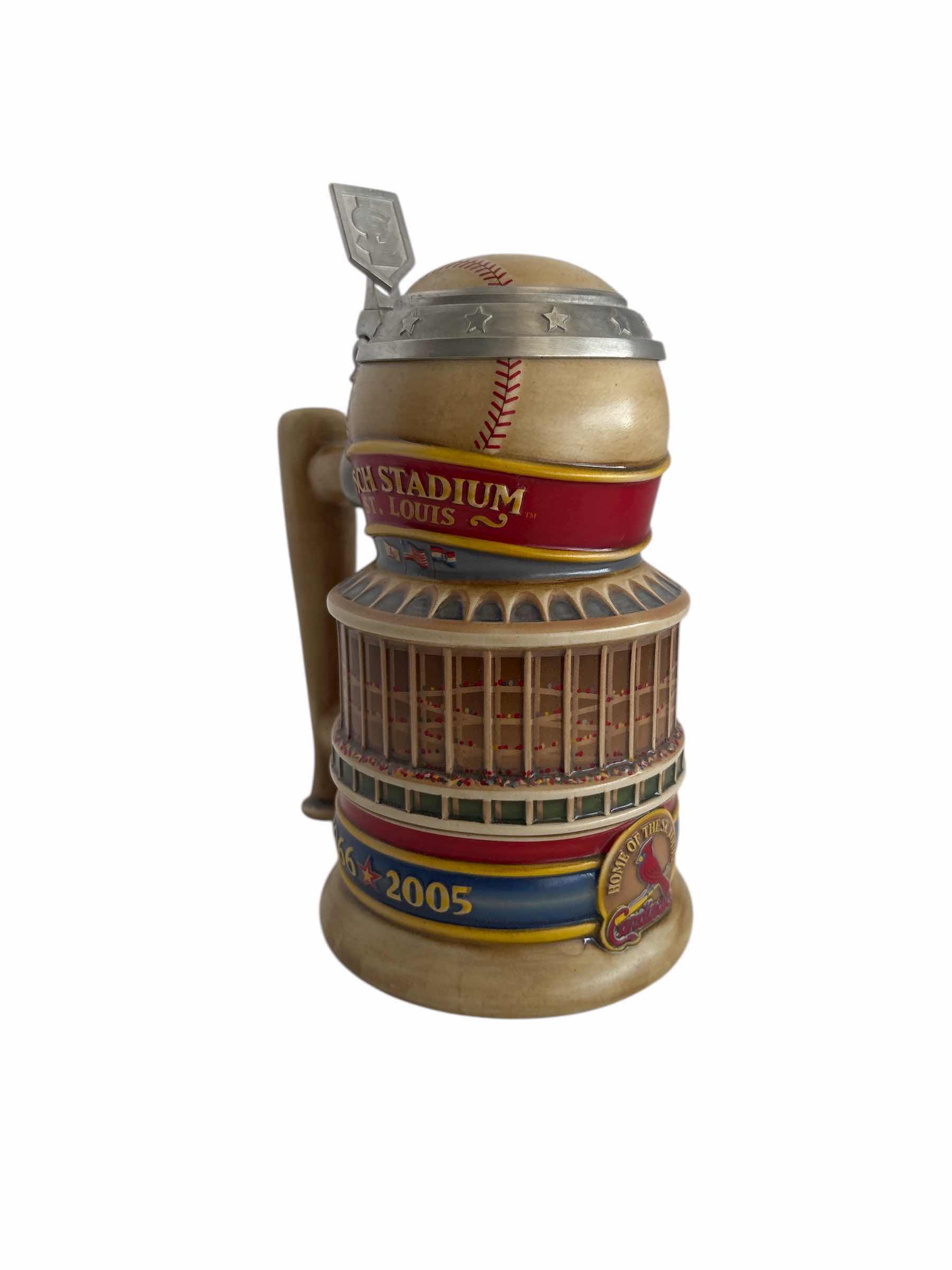 Photo 1 of BUSCH STADIUM 1976-2005 COMMEMORATIVE STEIN