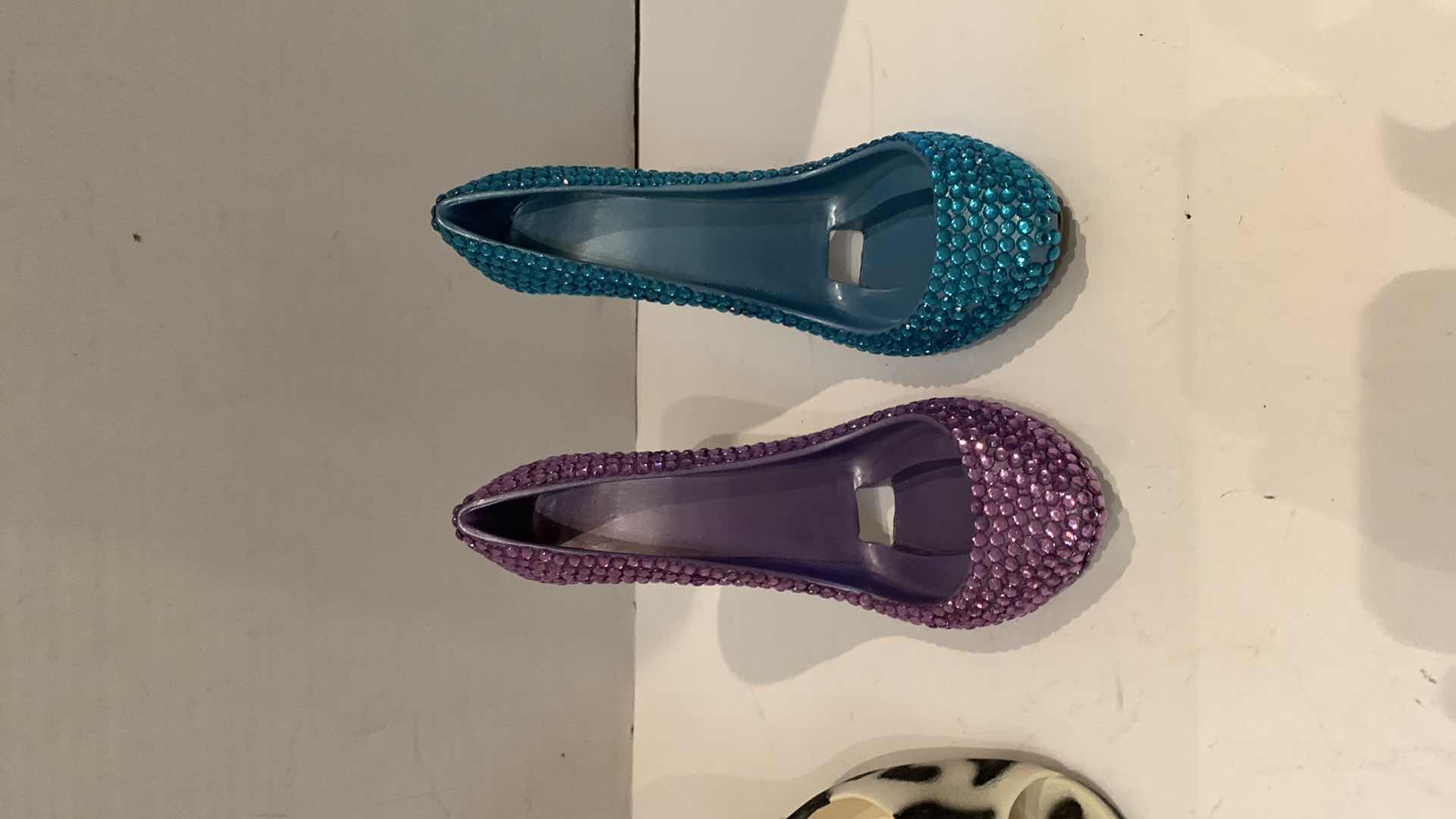 Photo 1 of 3 WOMENS PUMPS