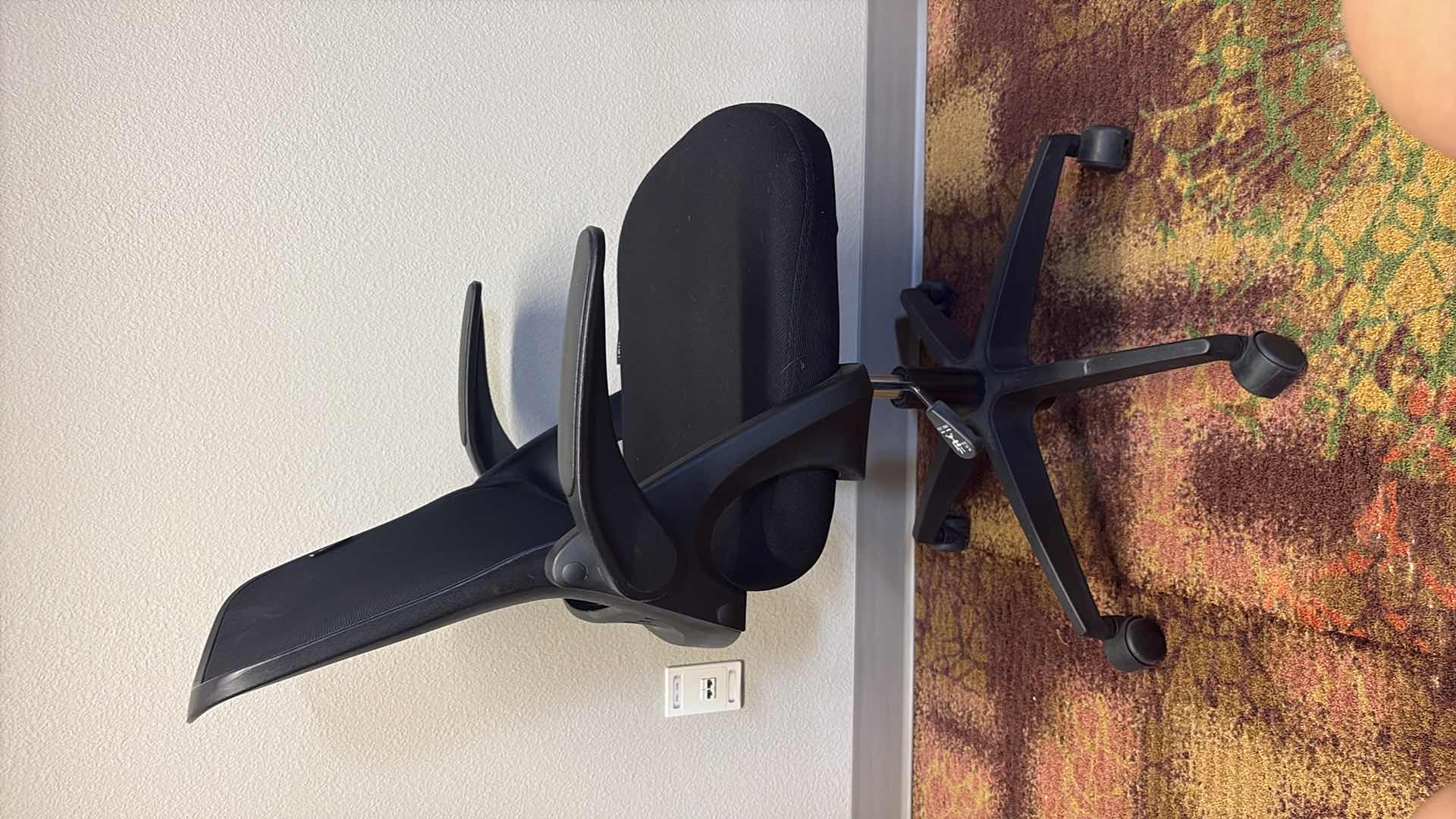 Photo 1 of BLACK HBADA S-SHAPED ERGONOMIC ROLLING DESK ARM CHAIR 