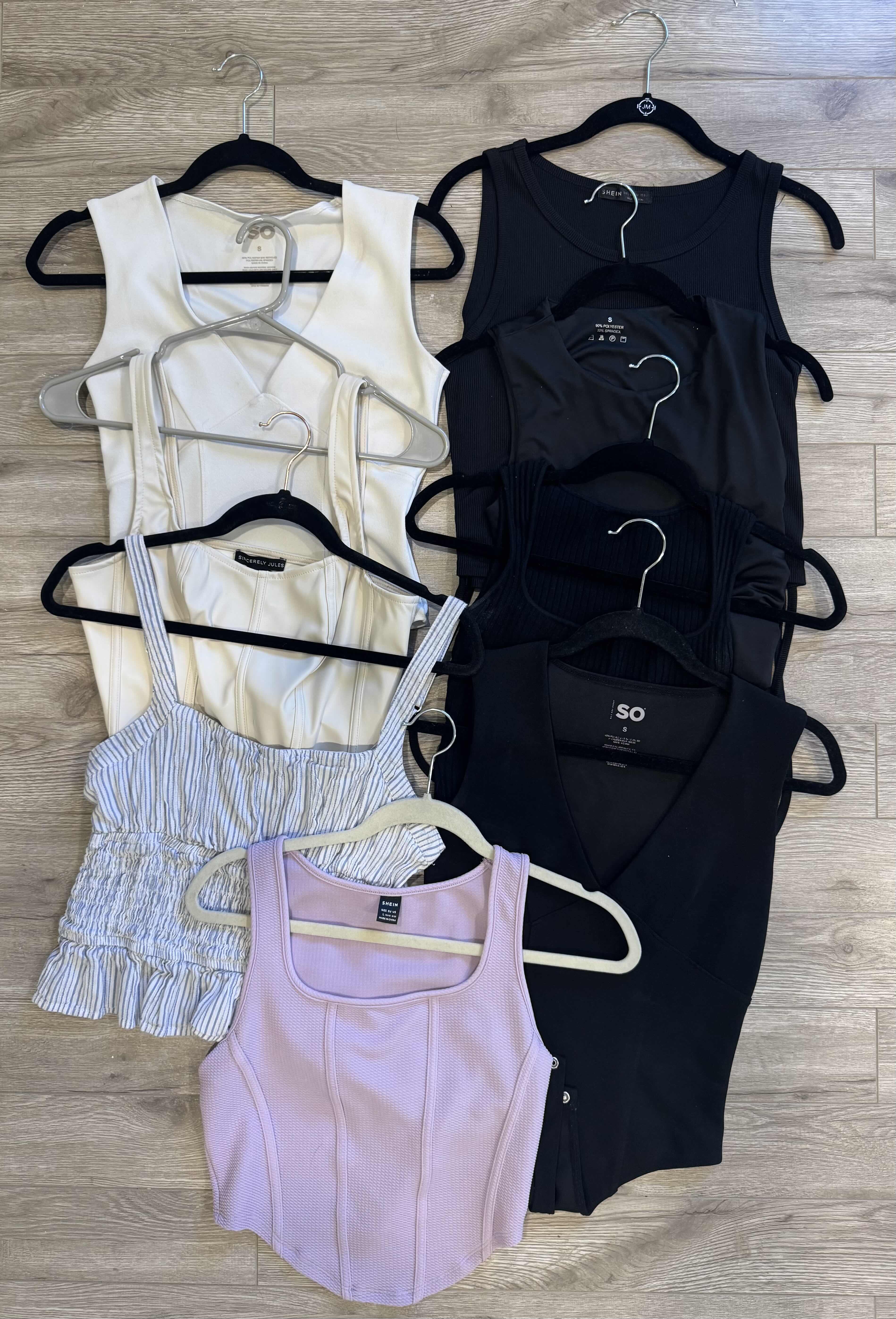 Photo 1 of 8-WOMEN'S SLEEVELESS TOPS (SIZES S/M)