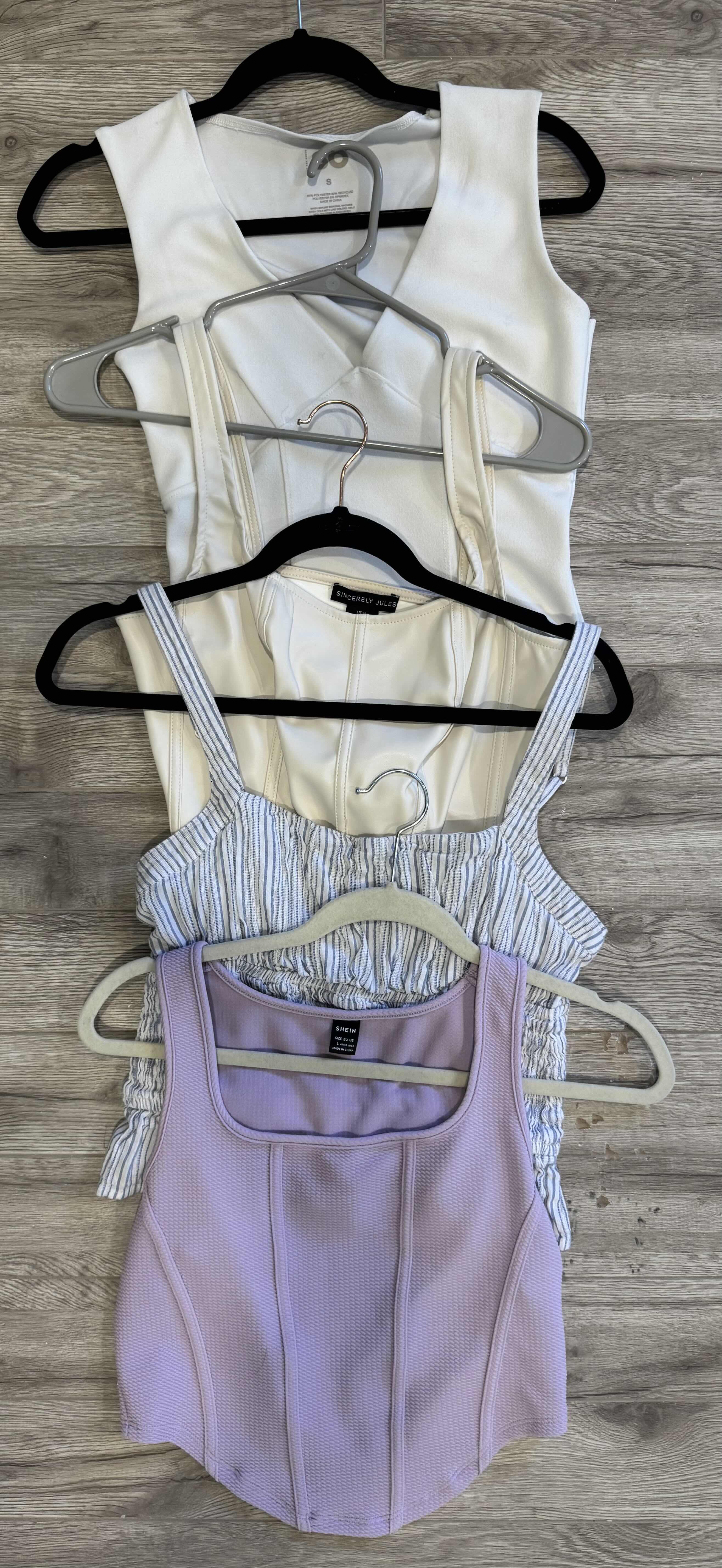 Photo 1 of 8-WOMEN'S SLEEVELESS TOPS (SIZES S/M)