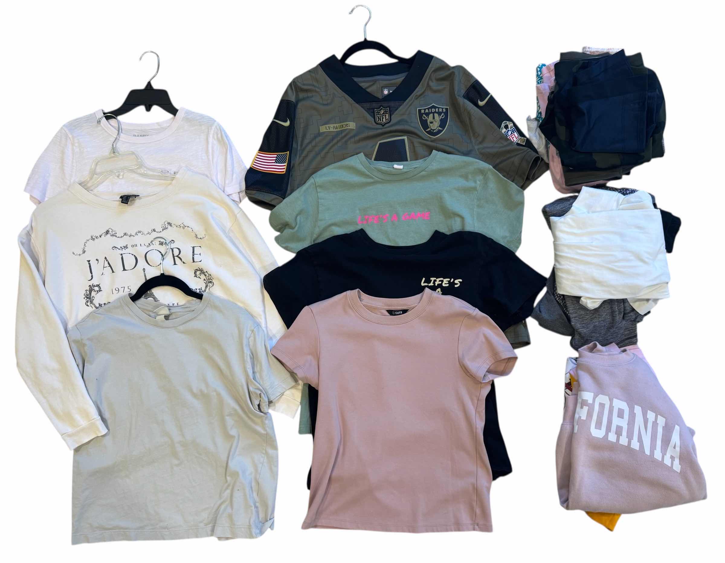 Photo 1 of 25-WOMEN'S T-SHIRTS & LEGGINGS (SIZE M/L)