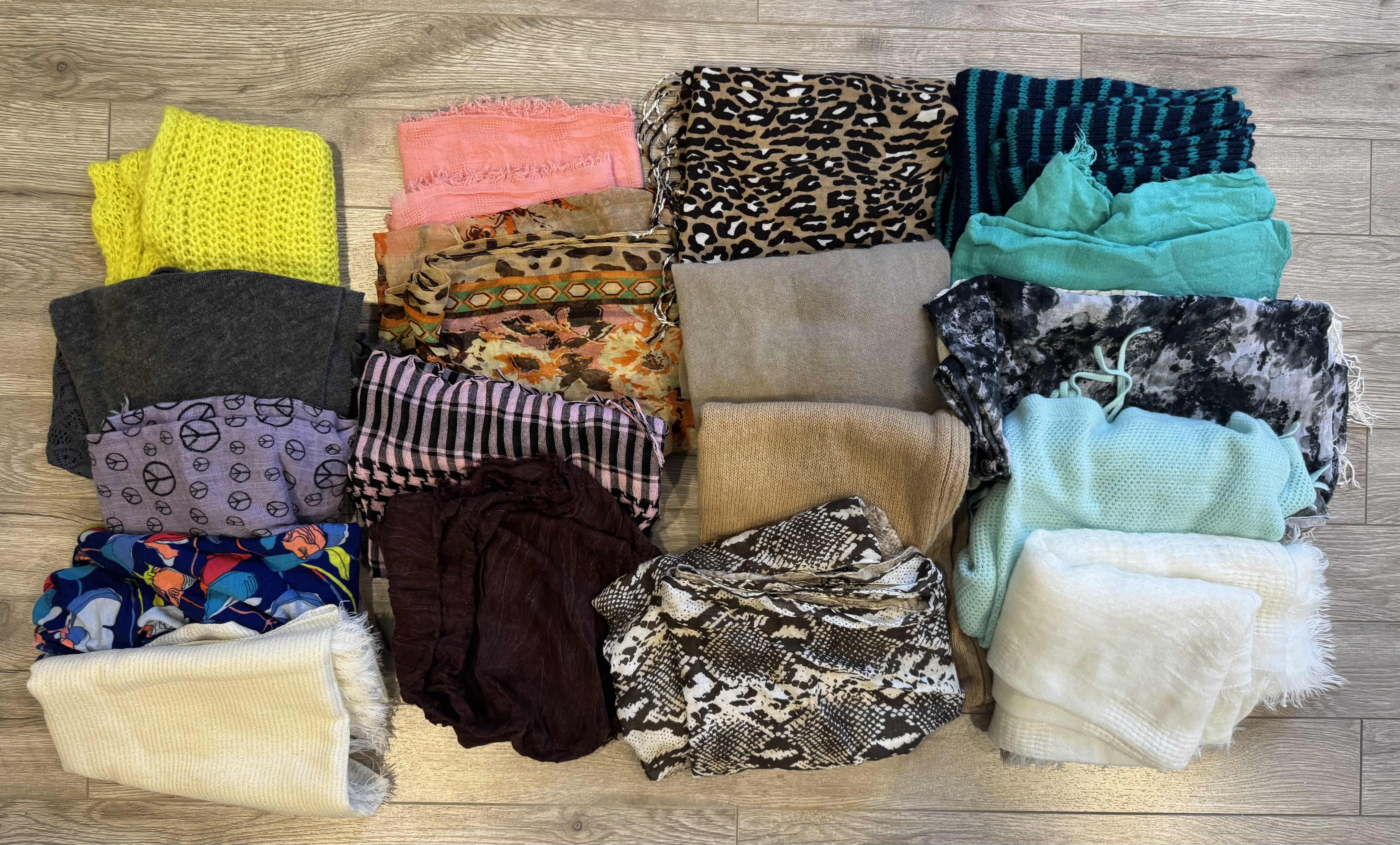 Photo 1 of 18-WOMEN'S SCARVES (VARIOUS STYLES, DESIGNS & SIZES)