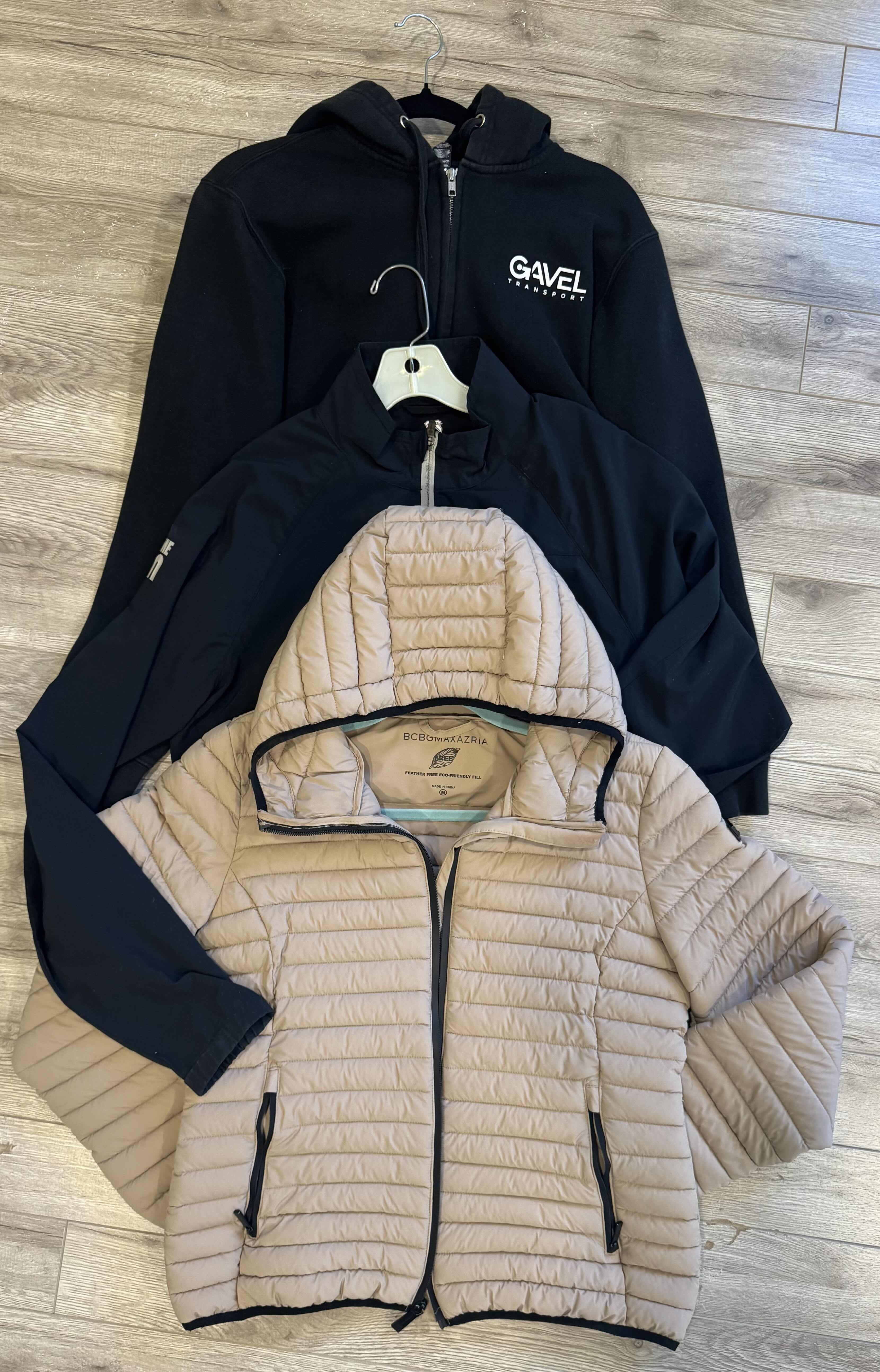 Photo 1 of 6-WOMEN'S CLOTHES-OUTDOOR JACKETS & HOODIES (SIZE M/L)