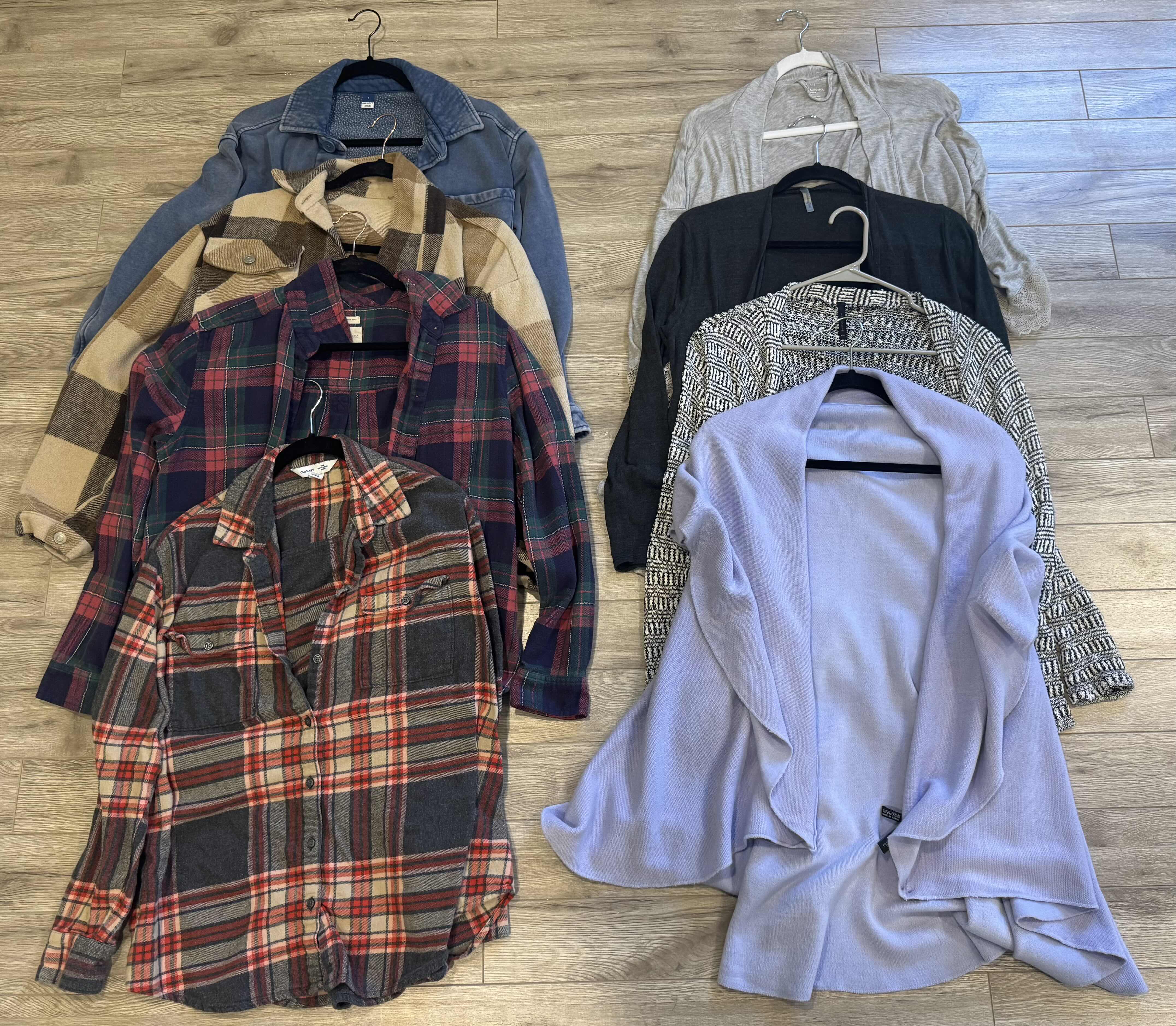 Photo 1 of 8-WOMEN'S FLANNEL SHIRTS & CARDIGAN SWEATERS (SIZE M/L)