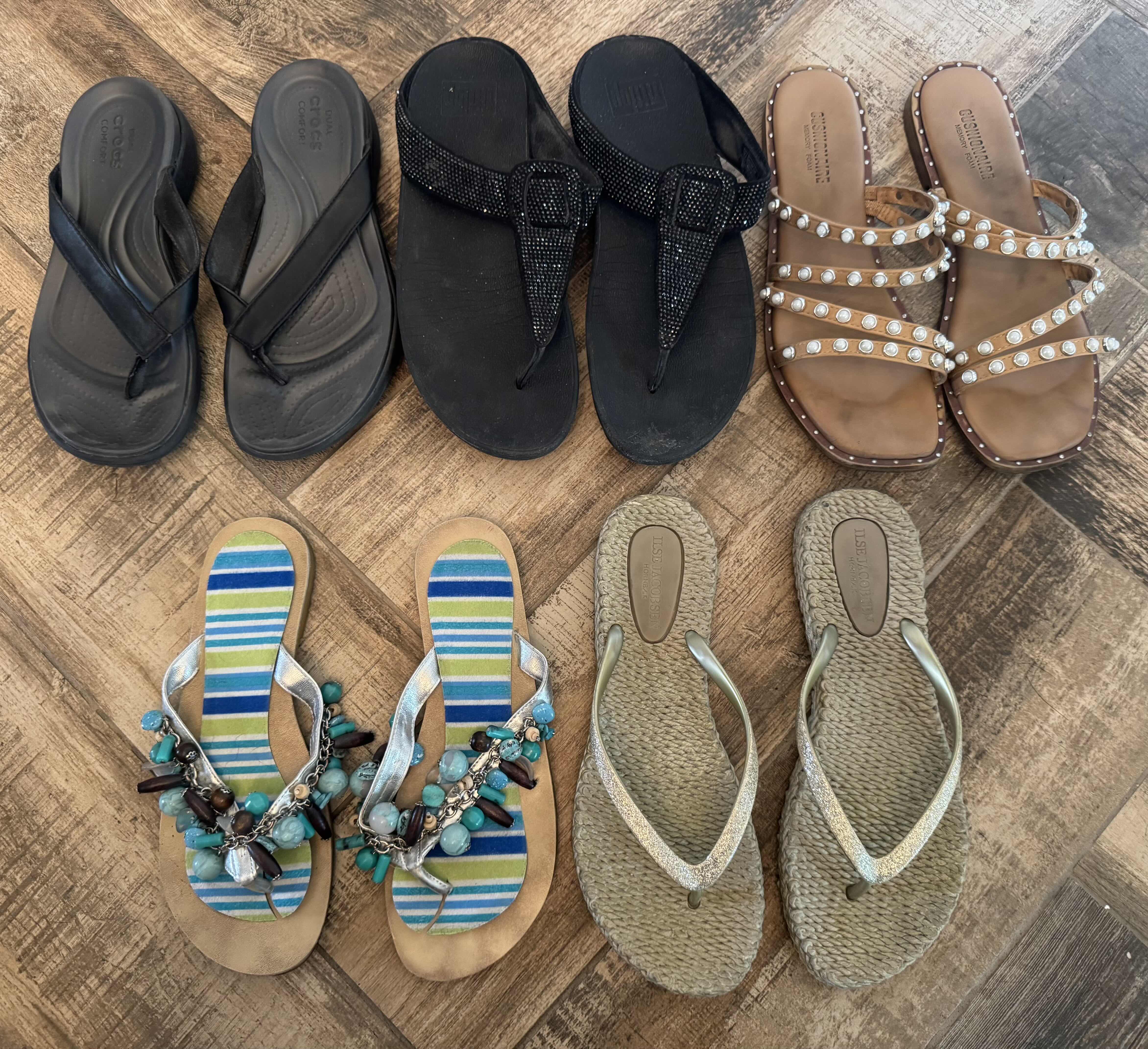 Photo 1 of 5 PAIRS-WOMEN'S SANDALS & FLIP FLOPS (SIZE 9) 