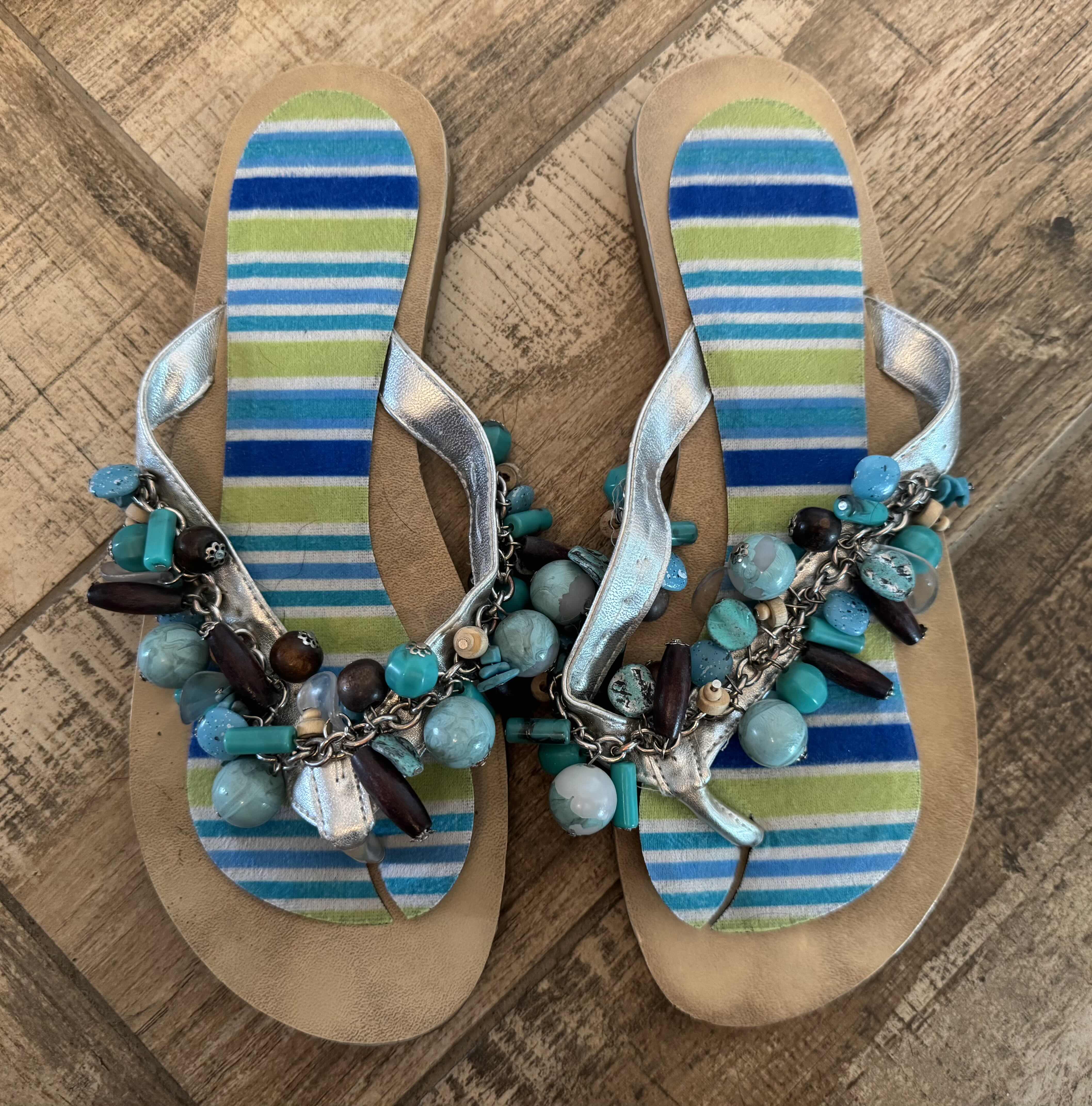 Photo 1 of 5 PAIRS-WOMEN'S SANDALS & FLIP FLOPS (SIZE 9) 