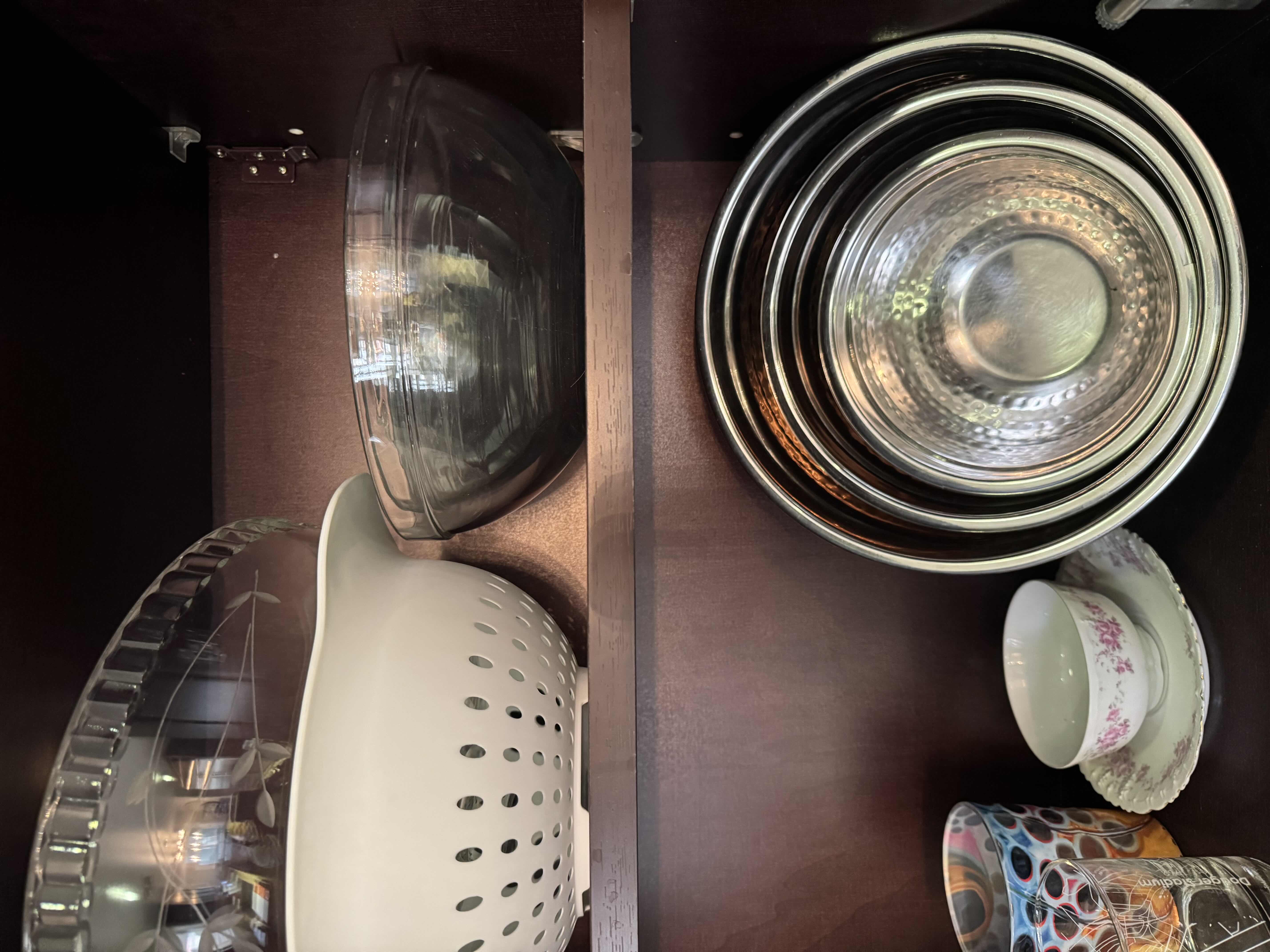 Photo 1 of CONTENTS OF KITCHEN CABINET-BOWLS 