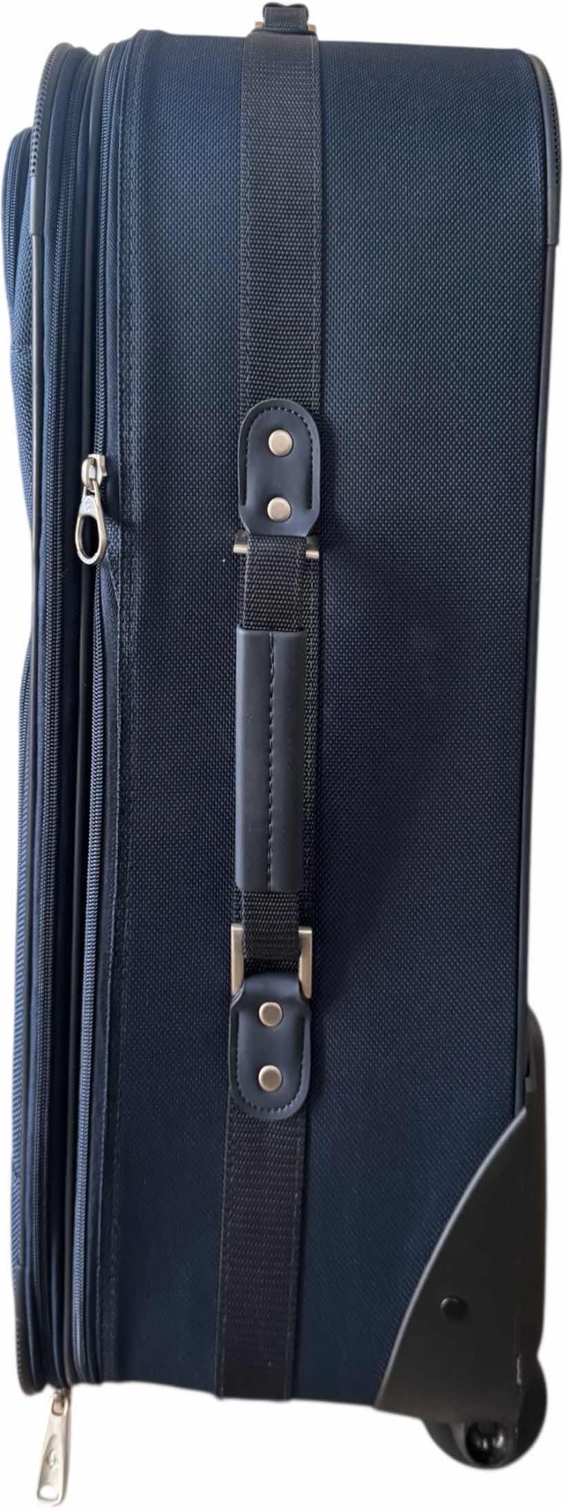 Photo 1 of 27" SAMSONITE NAVY BLUE SOFT SIDE SPINNER LUGGAGE 
