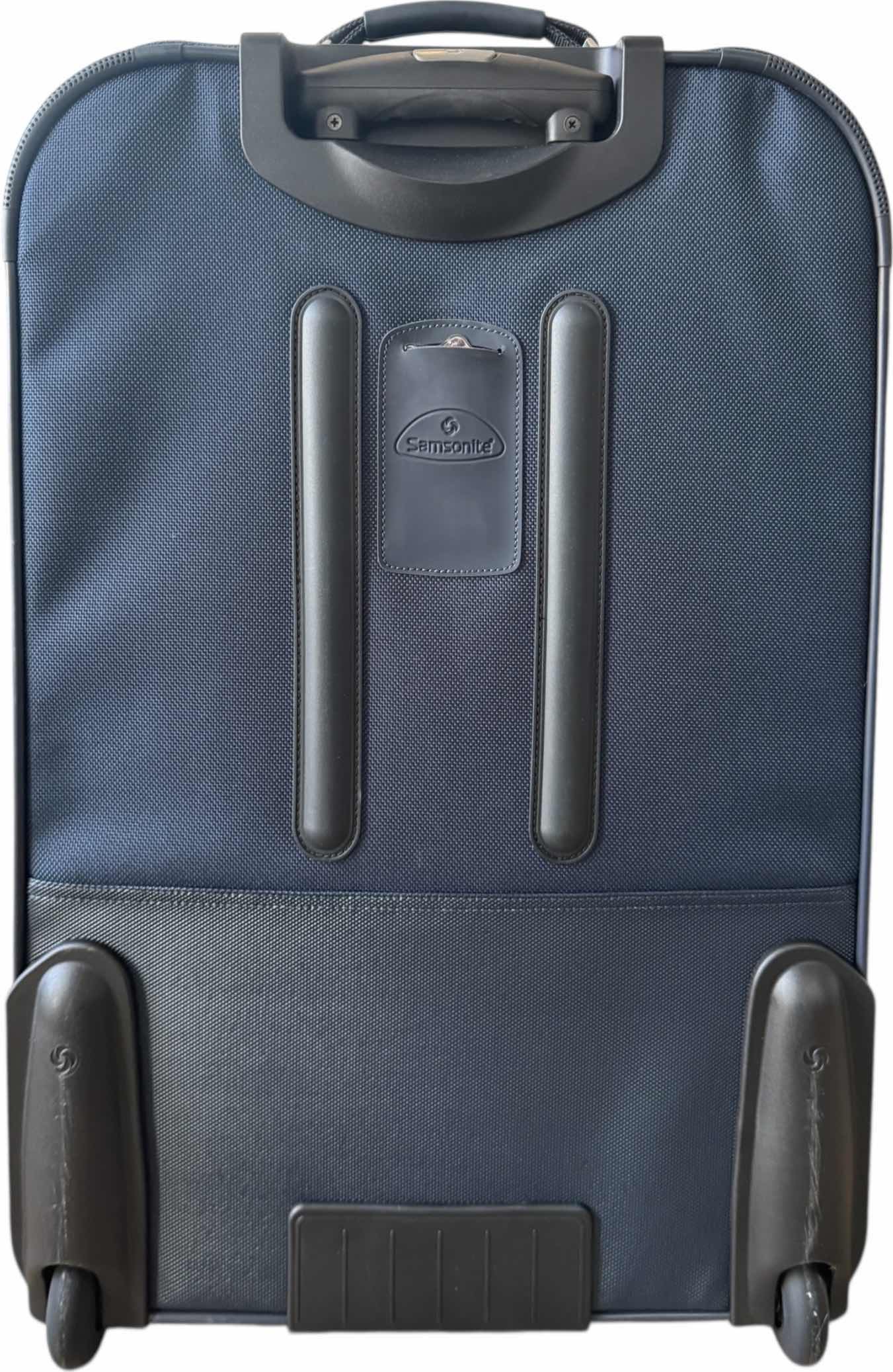 Photo 1 of 27" SAMSONITE NAVY BLUE SOFT SIDE SPINNER LUGGAGE 
