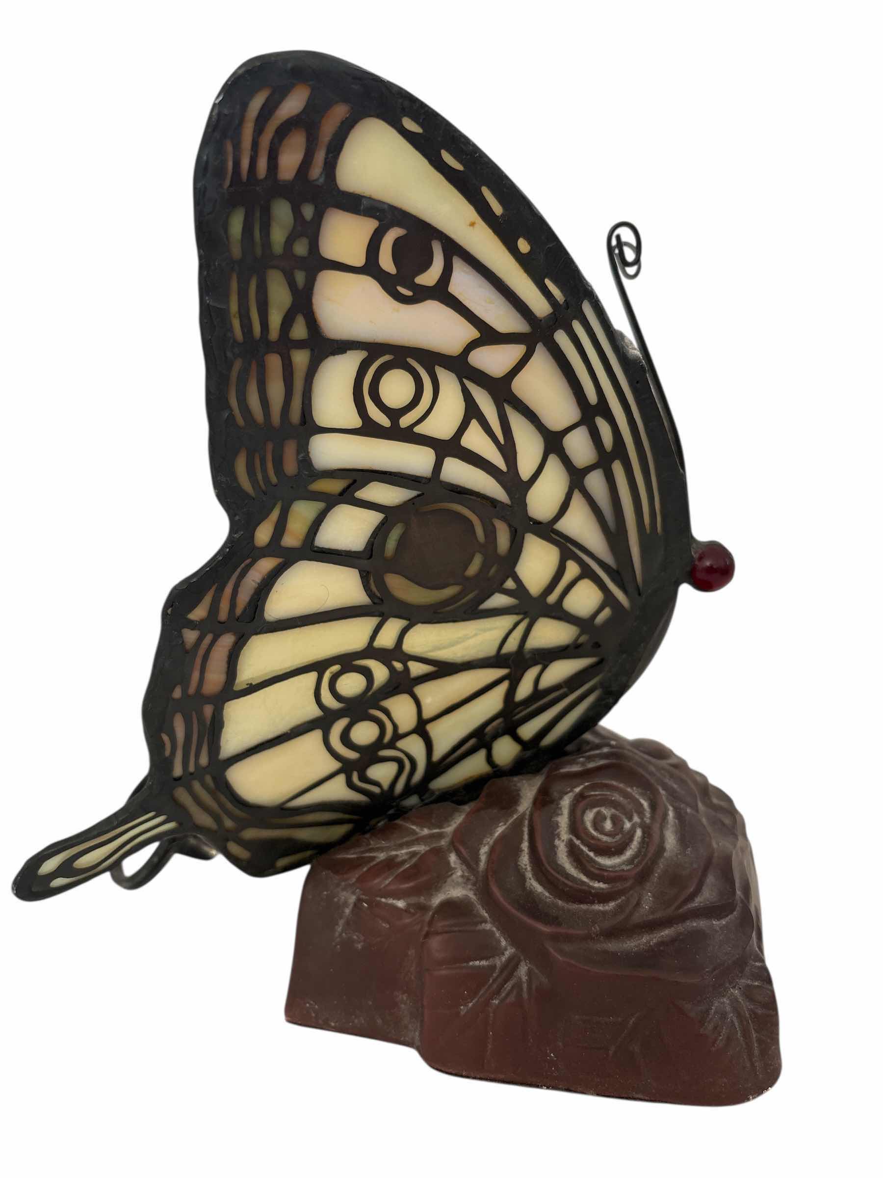 Photo 1 of TIFFANY INSPIRED RESIN LAMP BUTTERFLY H8.5”