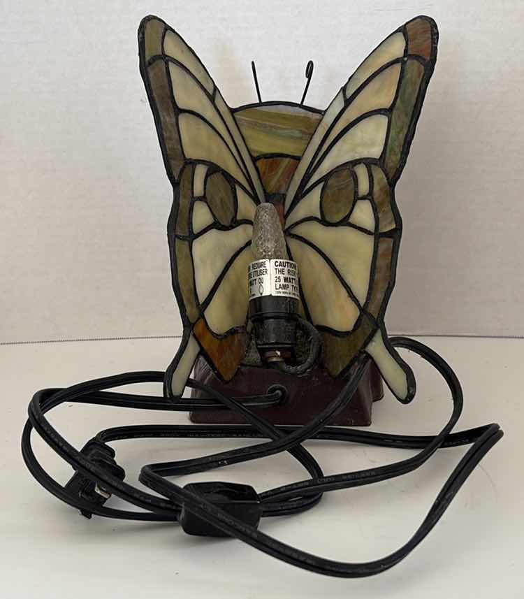 Photo 1 of TIFFANY INSPIRED RESIN LAMP BUTTERFLY H8.5”