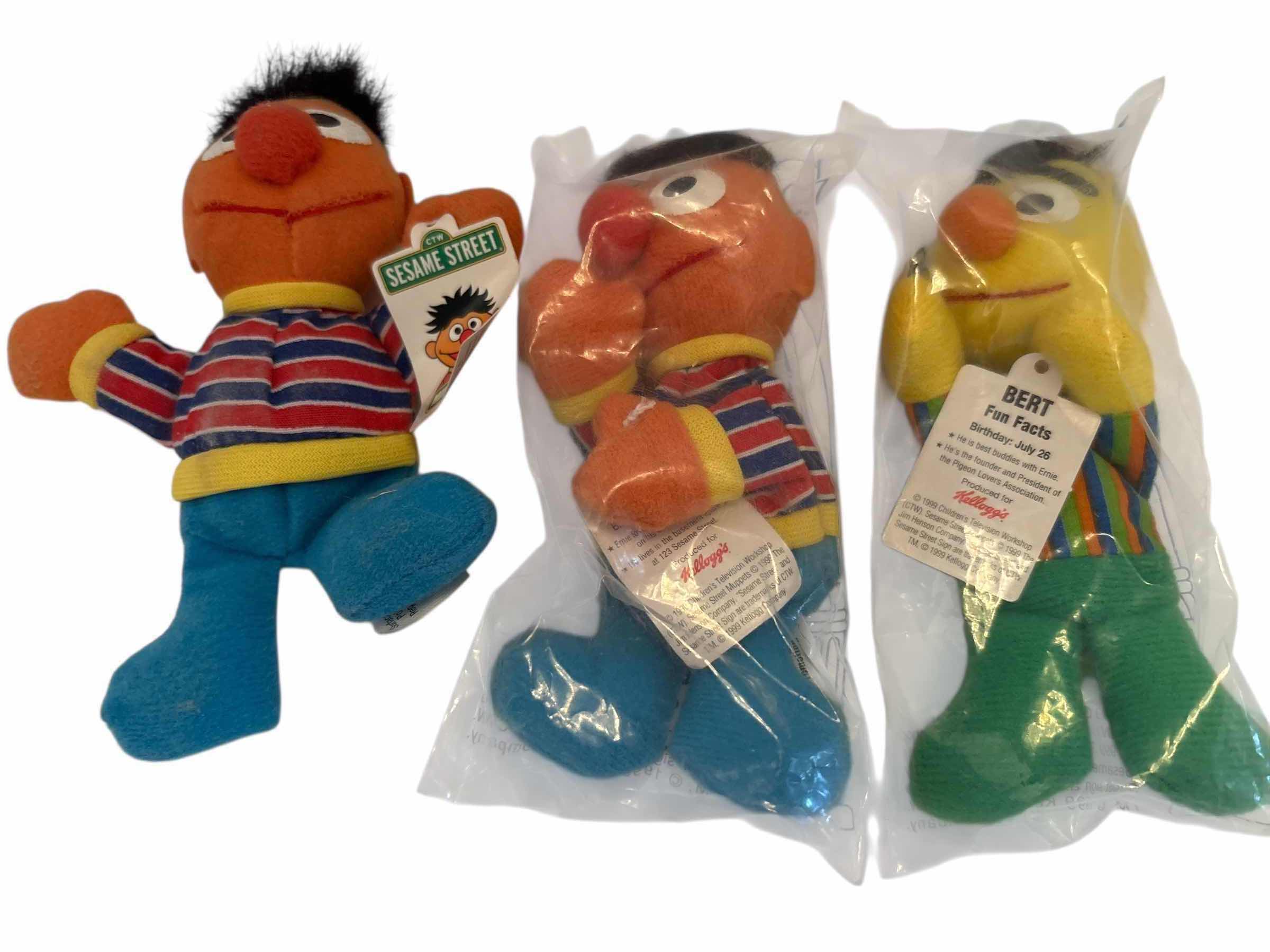 Photo 1 of (3)PCS KELLOGGS SEASAME STREET MINI BEANIES 4”