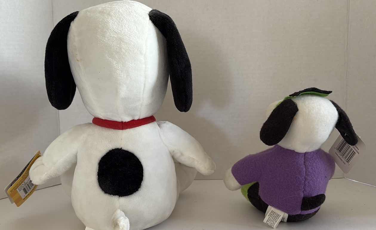 Photo 1 of (2)PCS SNOOPY PLUSH H10”