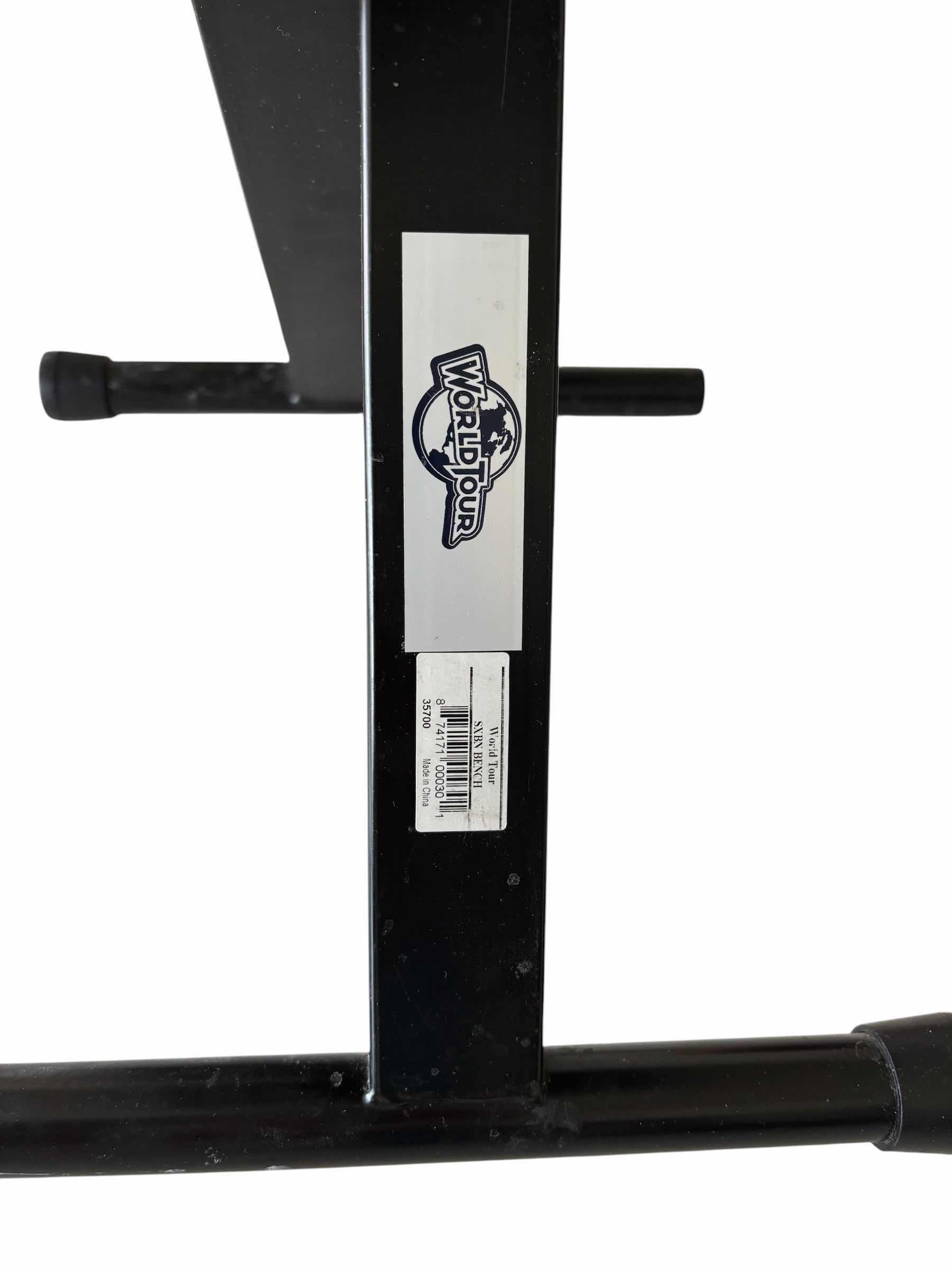 Photo 1 of WORLD TOUR DELUXE KEYBOARD BENCH