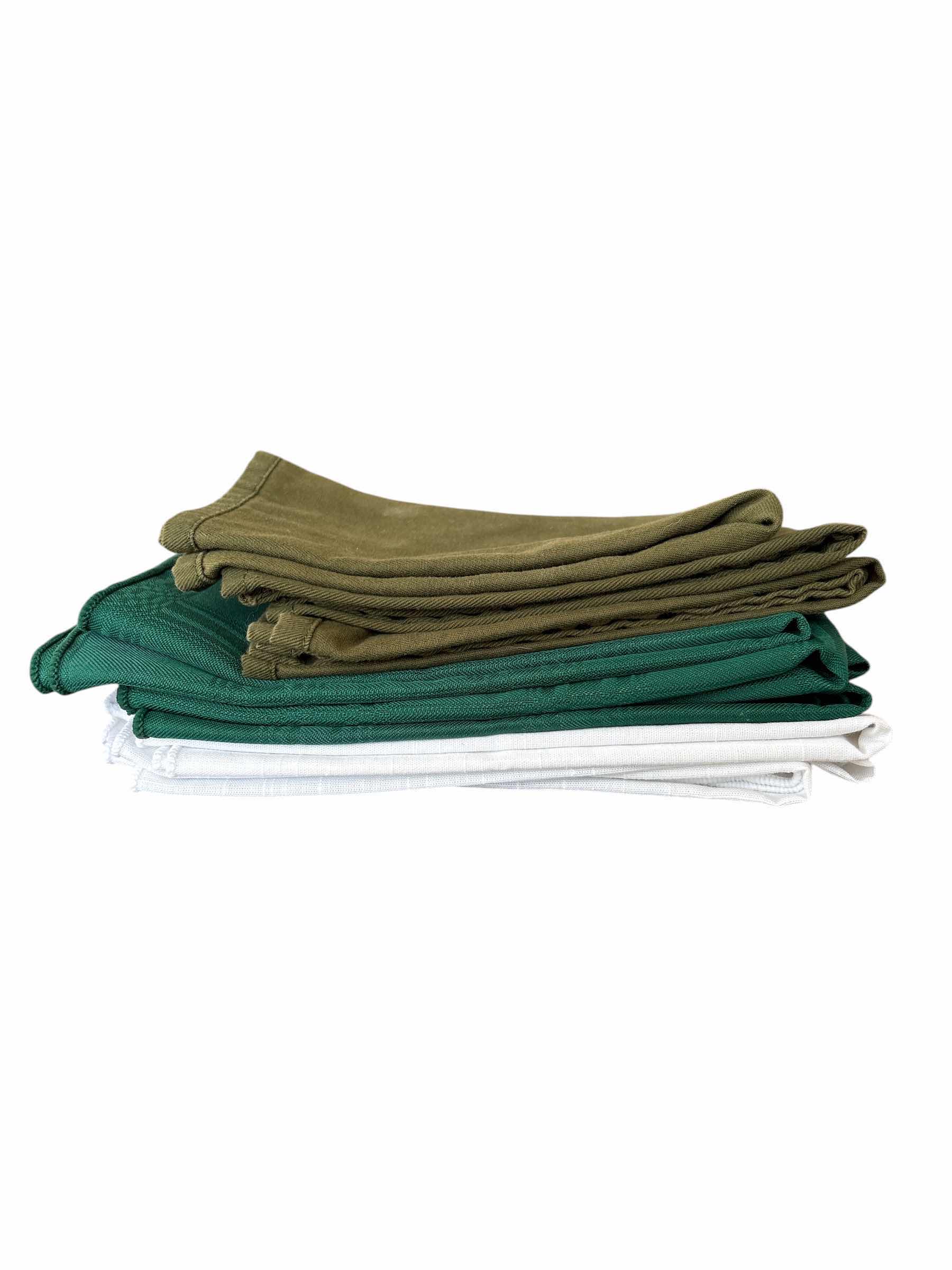 Photo 1 of (22)PCS SOLD COLOR CLOTH PLACEMATS