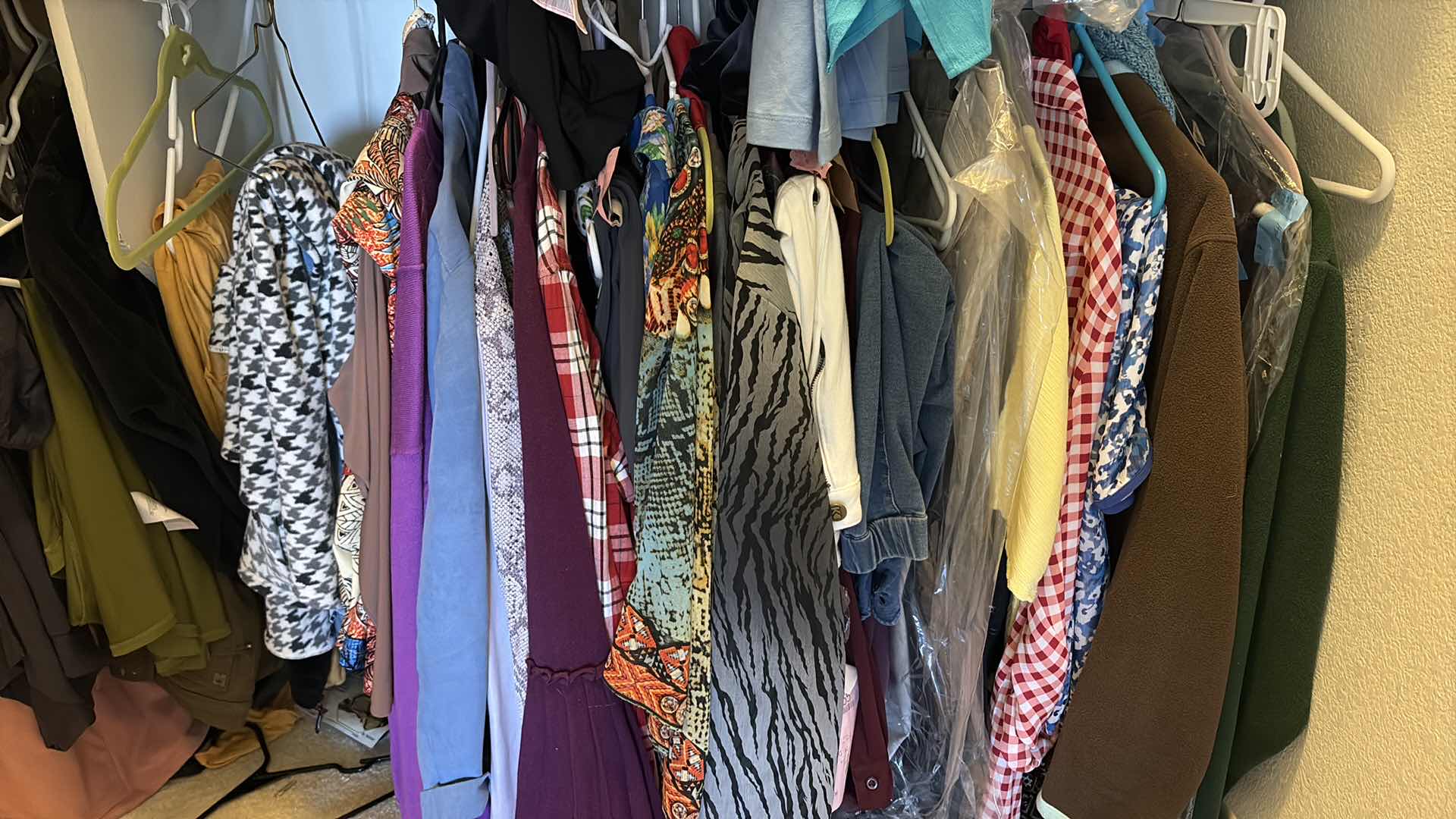 Photo 1 of PRIMARY CLOSET WOMENS CLOTHING SIZE Xl-2XL