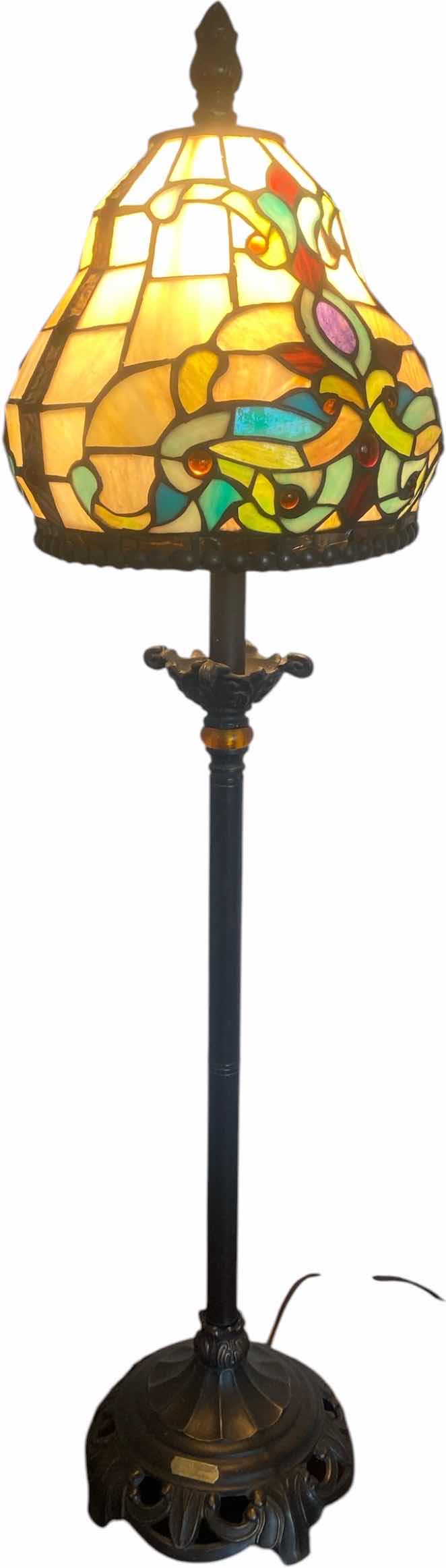 Photo 1 of ANTIQUES ROADSHOW BY DALE TIFFANY INC. TABLE LAMP H 31”