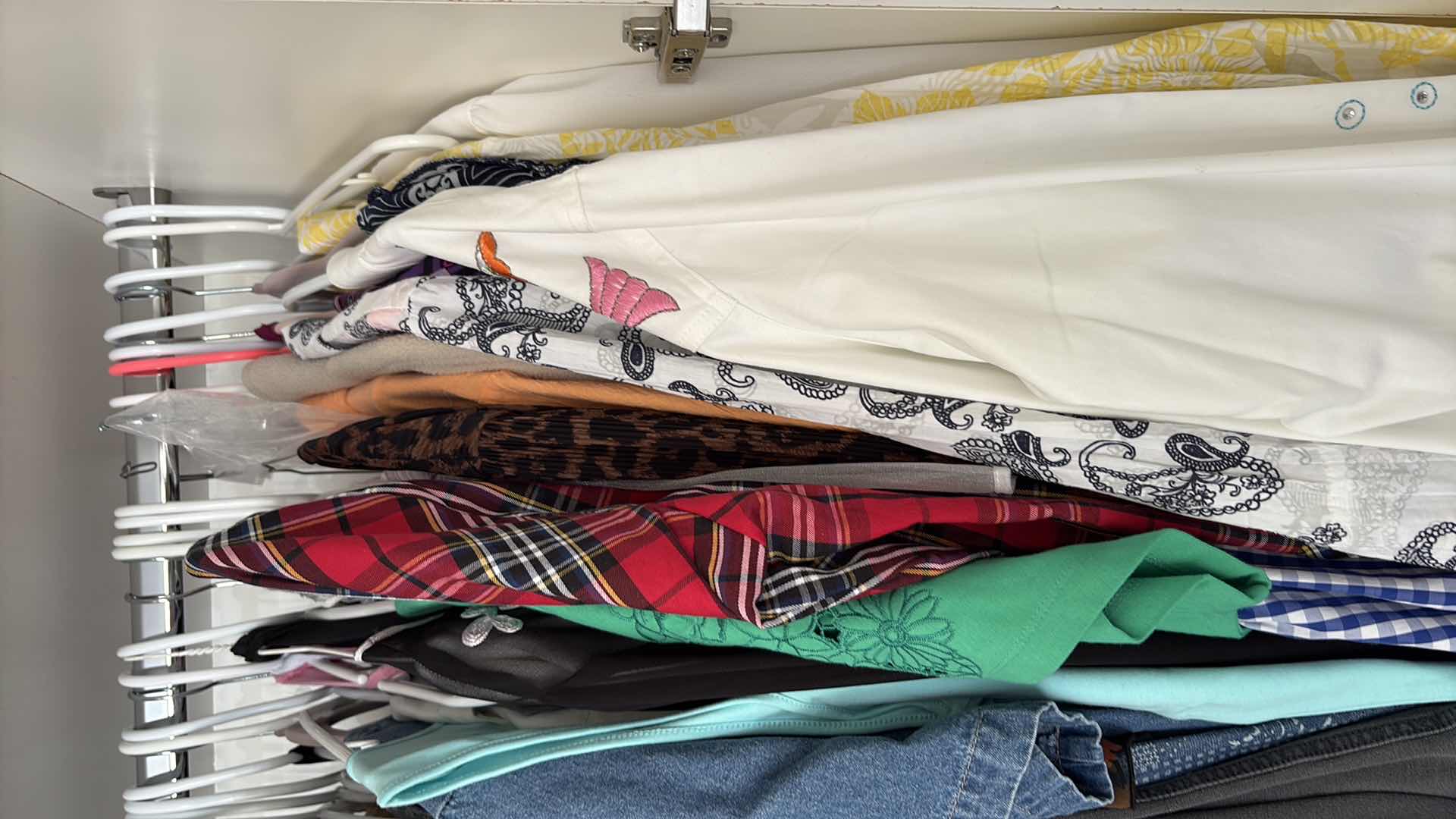 Photo 1 of CONTENTS OF GARAGE STORAGE WOMENS CLOTHING XL-2XL