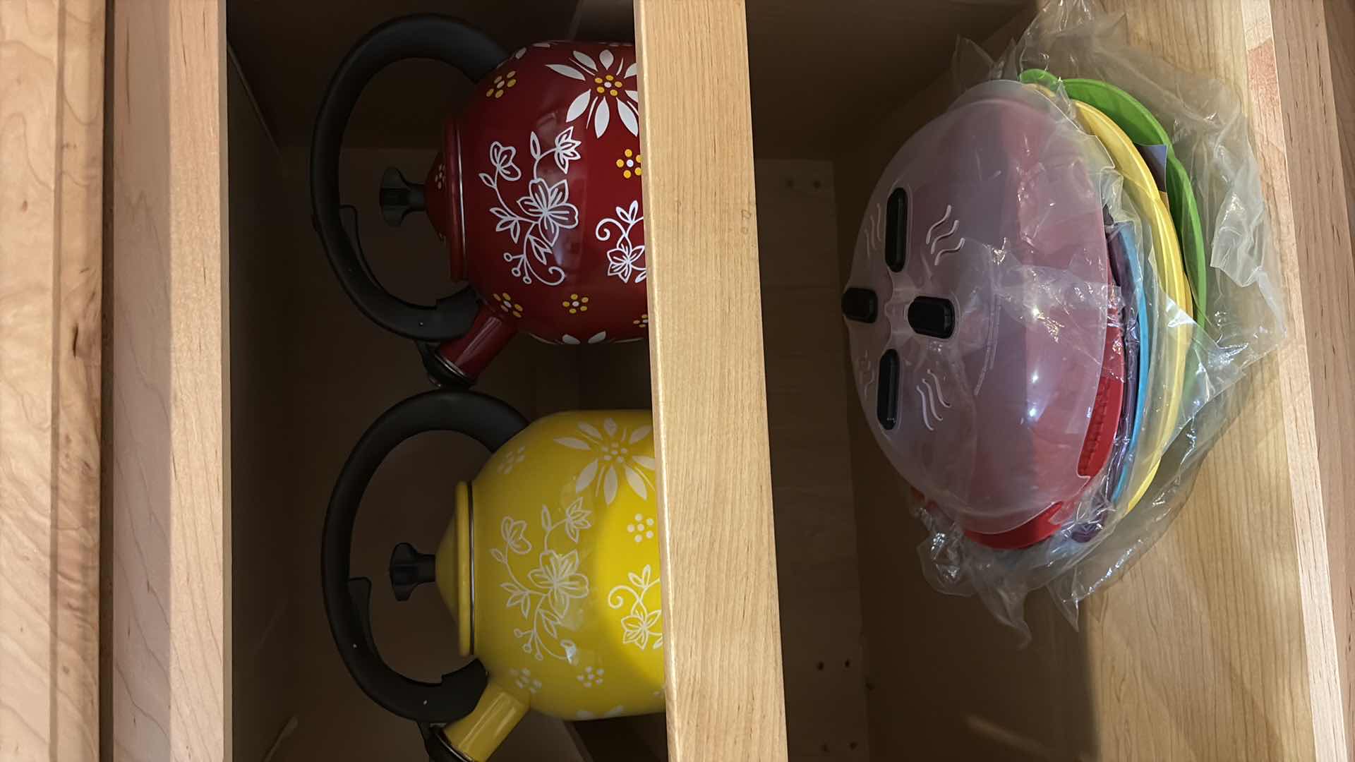 Photo 1 of CONTENTS OF KITCHEN CABINET