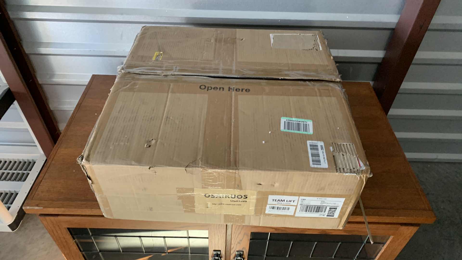 Photo 1 of GOLD TONE LIGHTING CHANDELIER MODEL OS855A-600