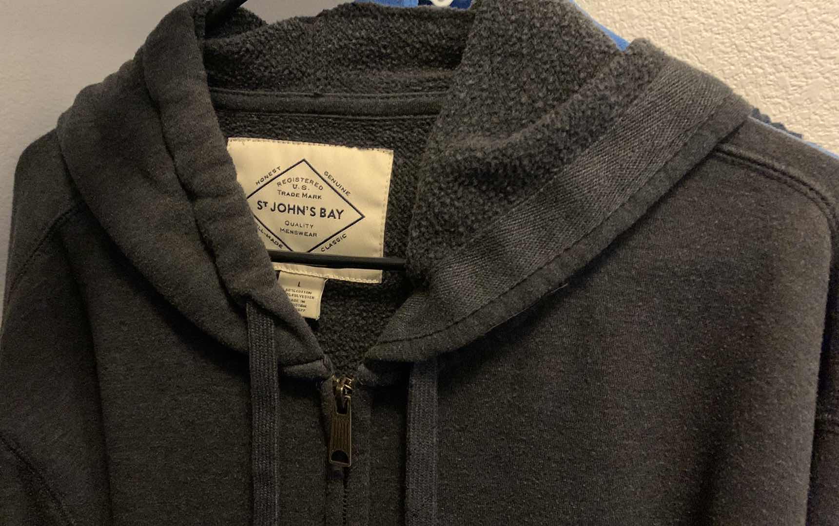 Photo 1 of MENS COLUMBIA, EDDIE BAUER, ST JOHN’S BAY & ORIGINAL WEATHERPROOF JACKETS (6) SIZE M-XL