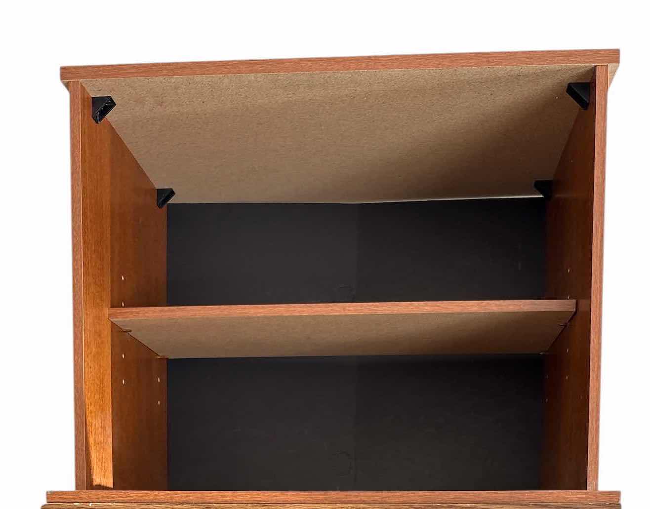 Photo 1 of (4)PCS SHELVING UNITS H28”