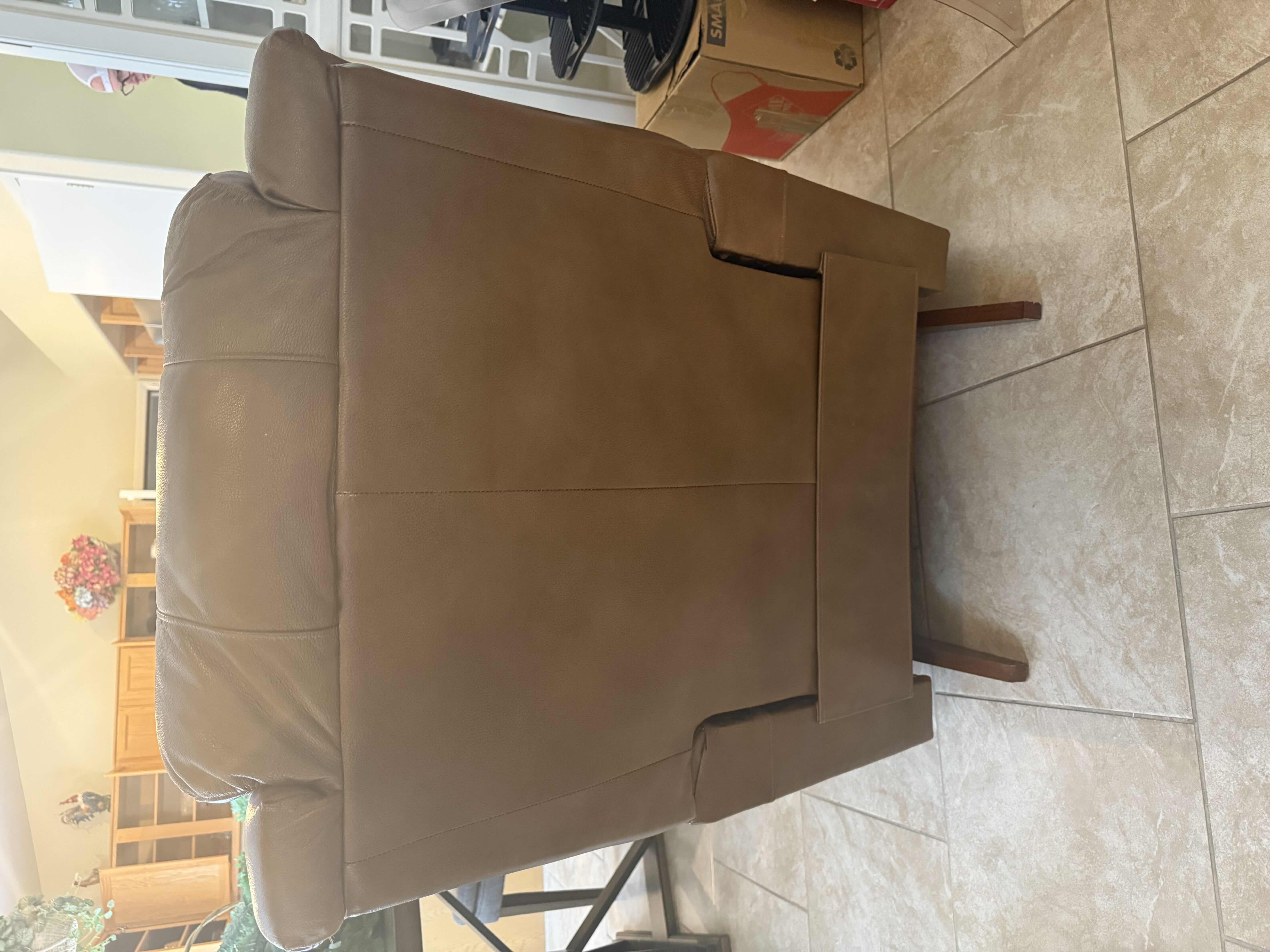 Photo 1 of LAZ BOY BROWN LEATHER RECLINER