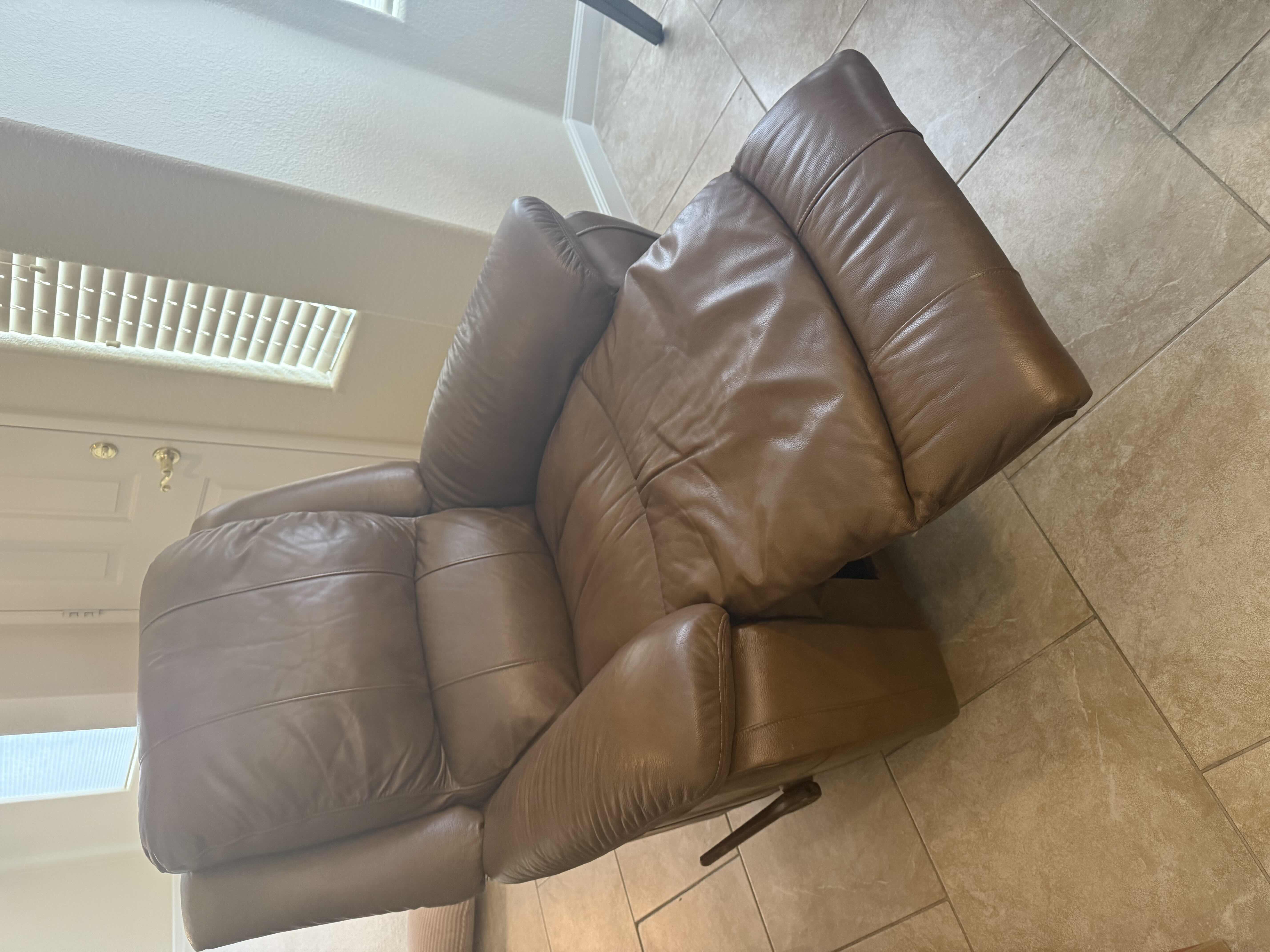 Photo 1 of LAZ BOY BROWN LEATHER RECLINER