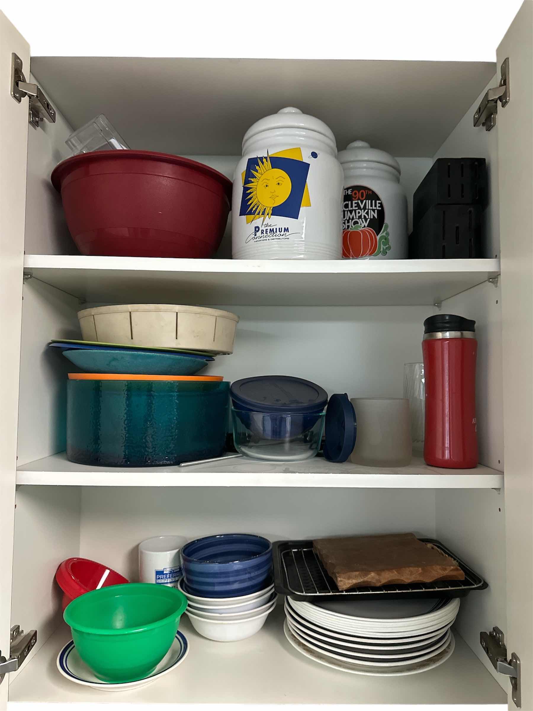 Photo 1 of *hold* CONTENTS OF CABINET